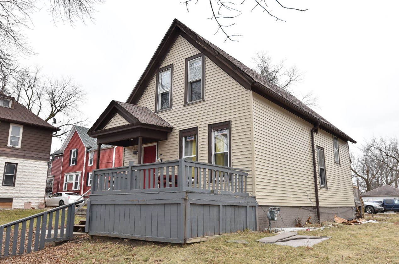 2915 W Vine St, Milwaukee, WI 53208