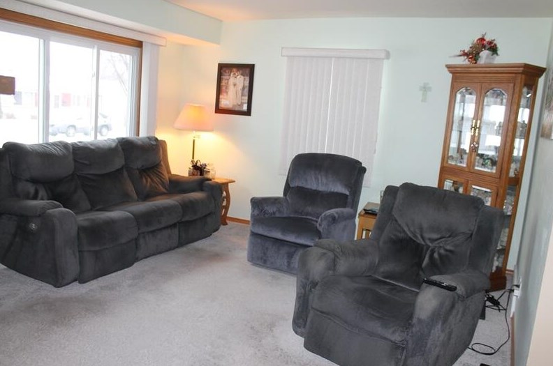 2832 20th St, Sheboygan, WI 53081-6539