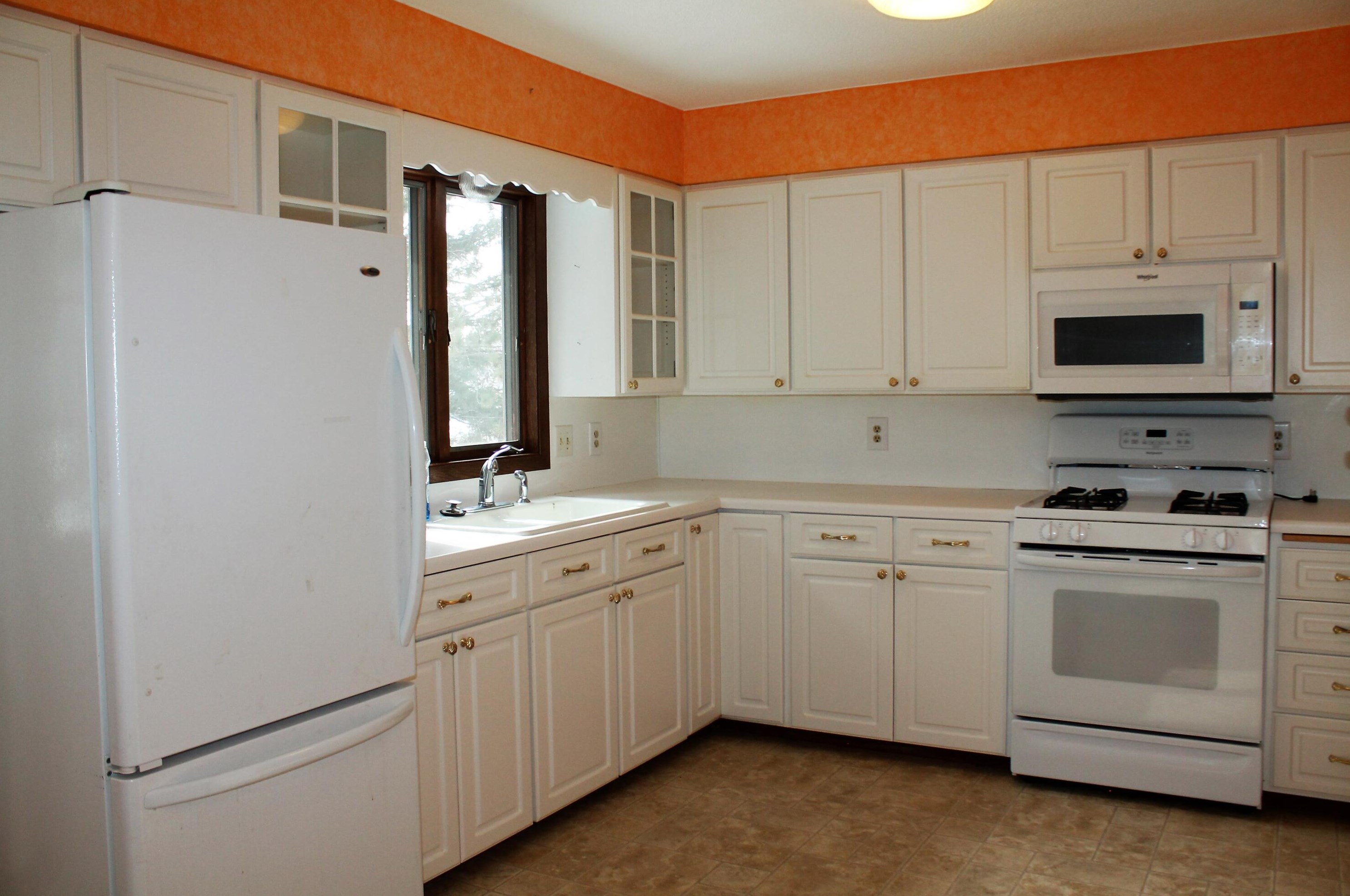 219 Sunnyside Dr, Caledonia, MN 55921-1185