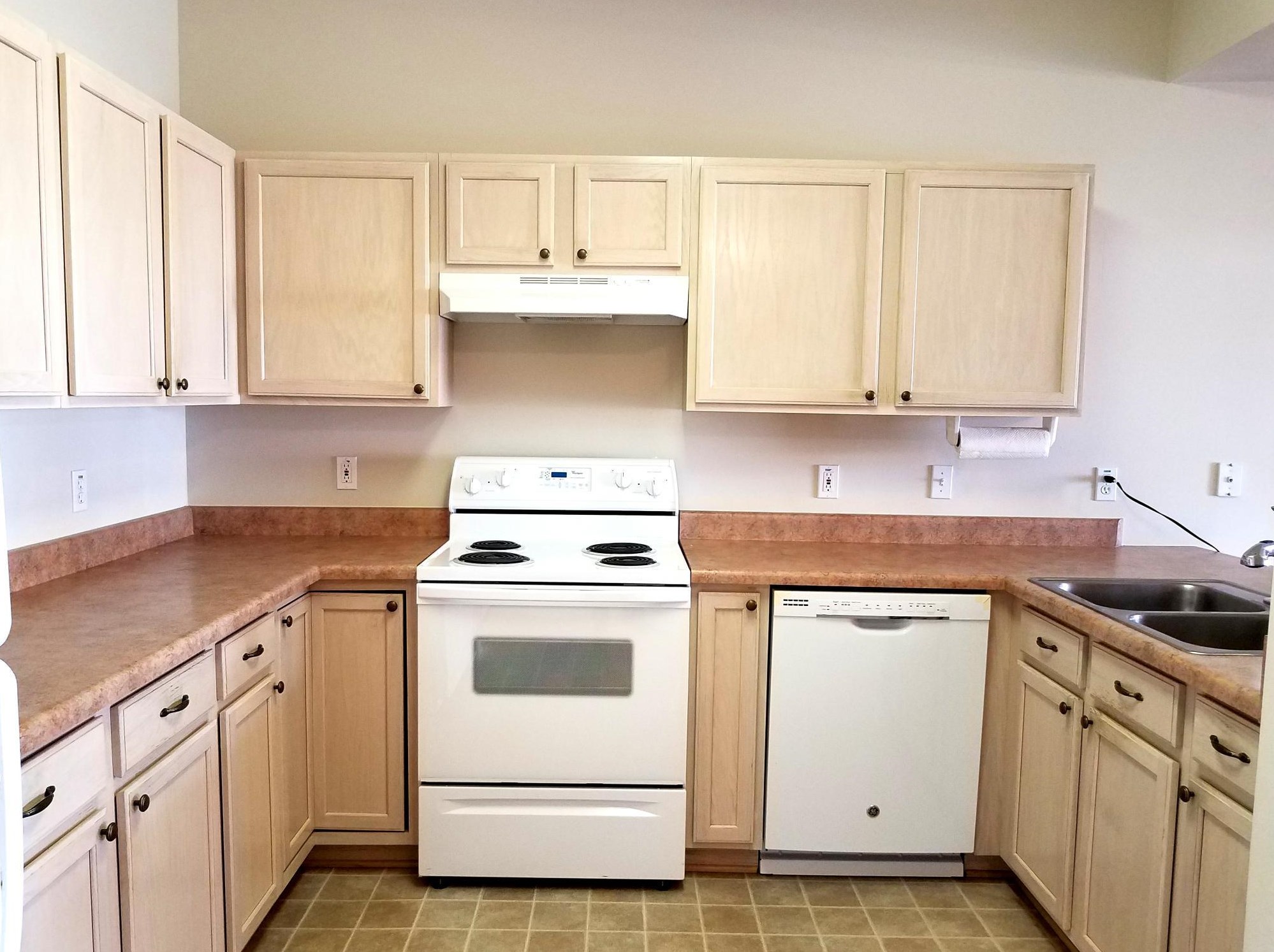 4752 S Forest Point Blvd, Waukesha, WI 53151
