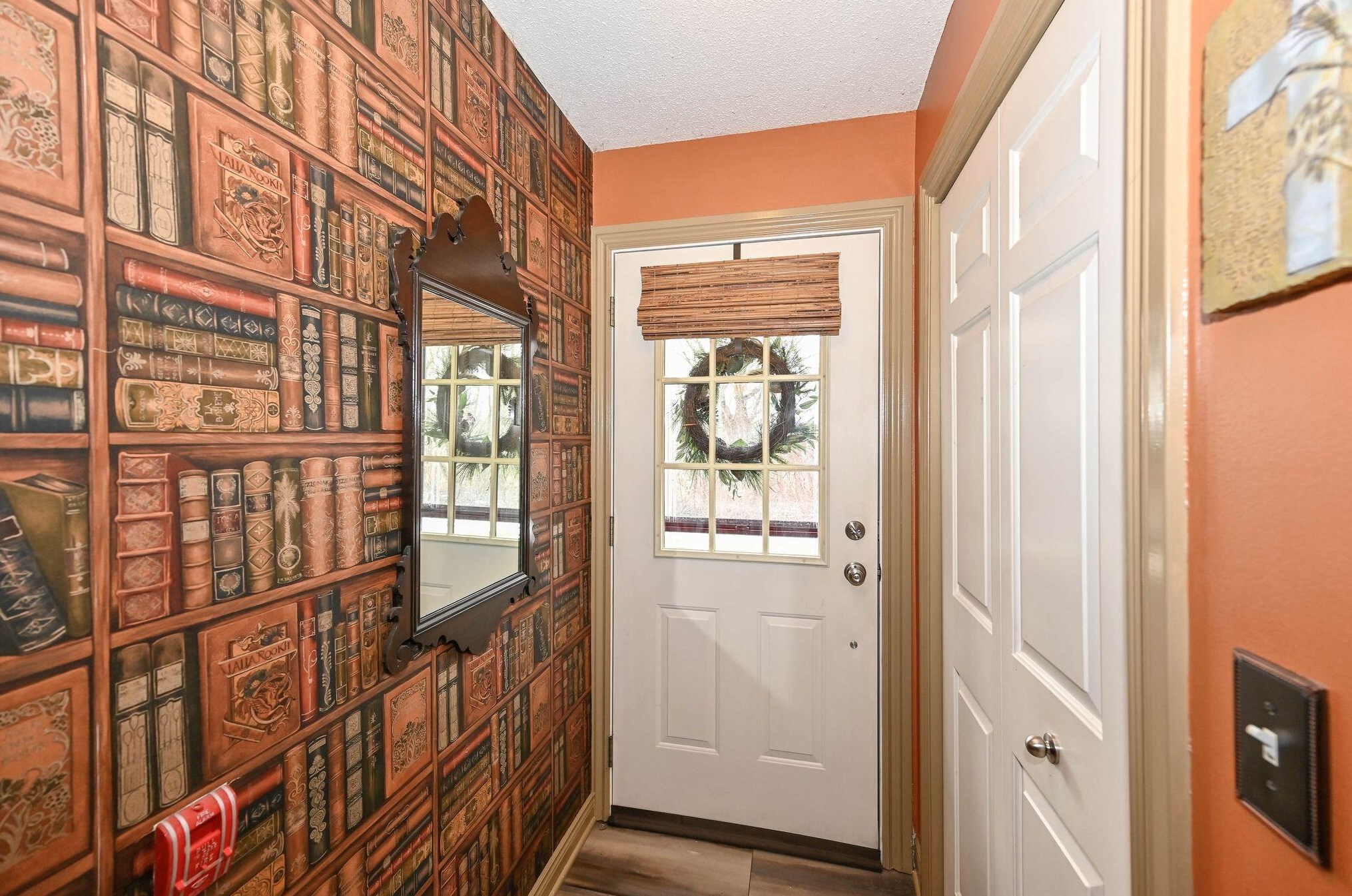 608 Pewaukee Rd #c, Pewaukee, WI 53072