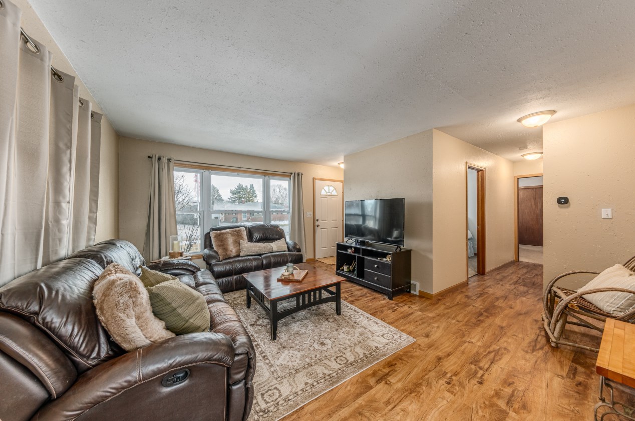 7156 Cliffside Dr, Racine WI  53402-1286 exterior