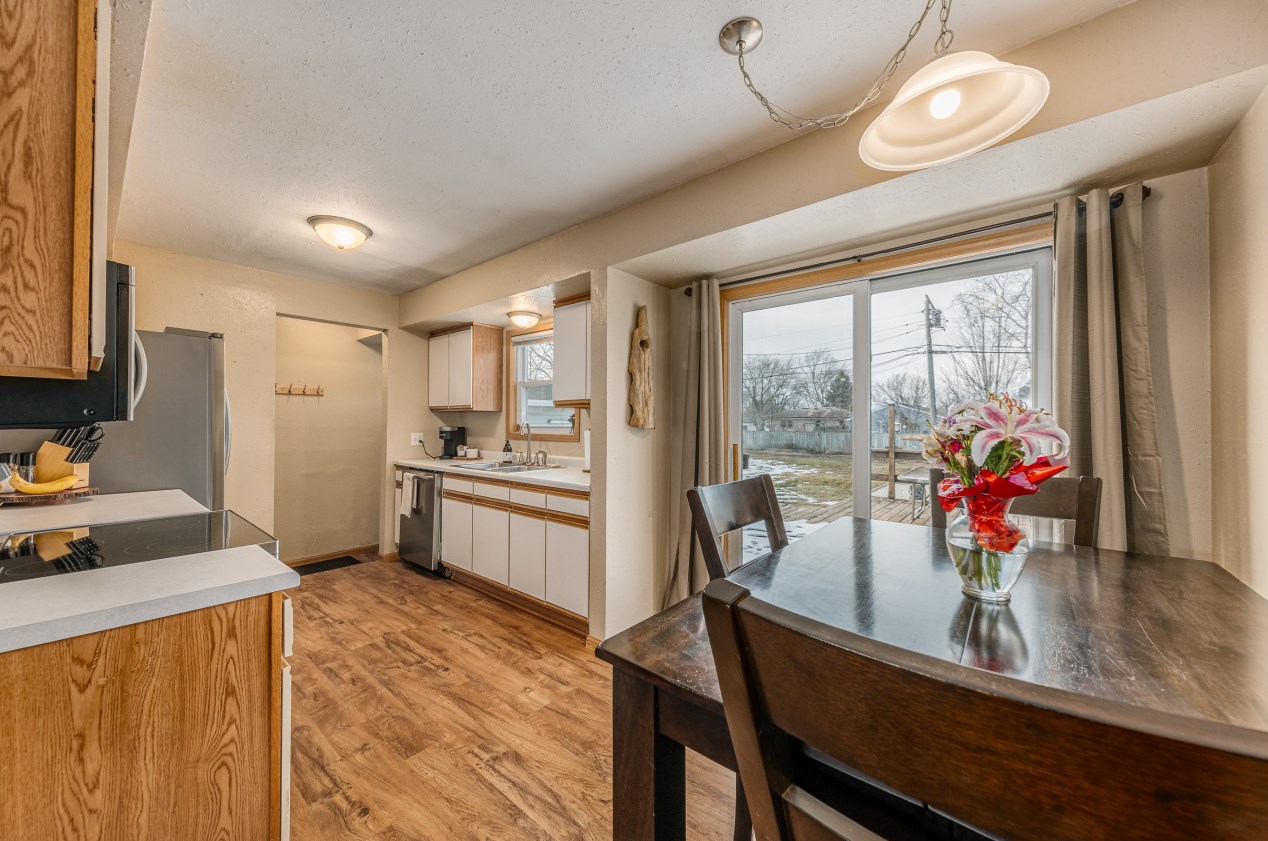 7156 Cliffside Dr, Racine WI  53402-1286 exterior