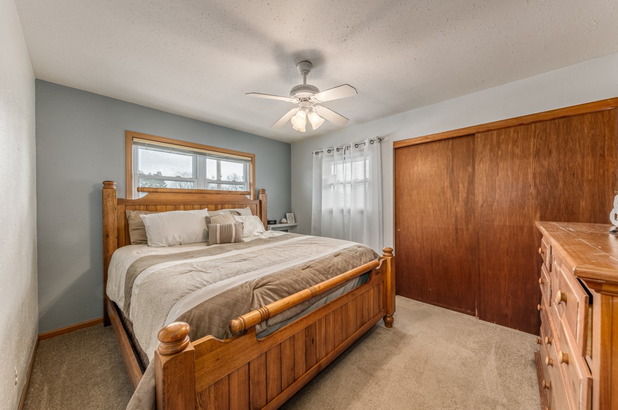 7156 Cliffside Dr, Racine WI  53402-1286 exterior
