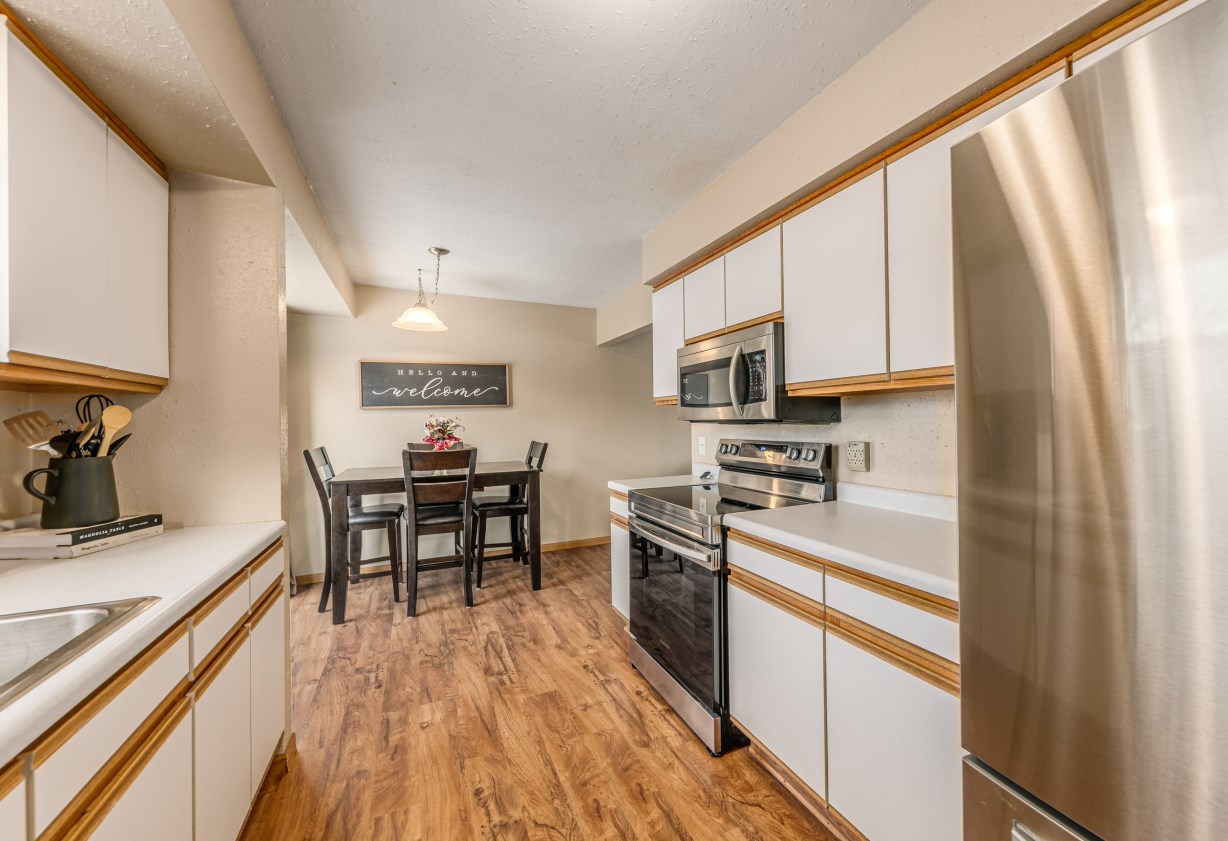 7156 Cliffside Dr, Racine WI  53402-1286 exterior