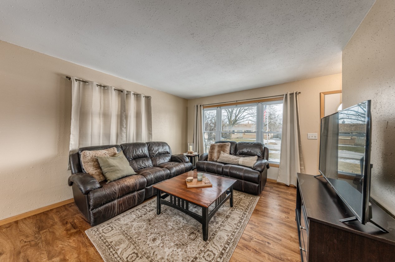 7156 Cliffside Dr, Racine WI  53402-1286 exterior