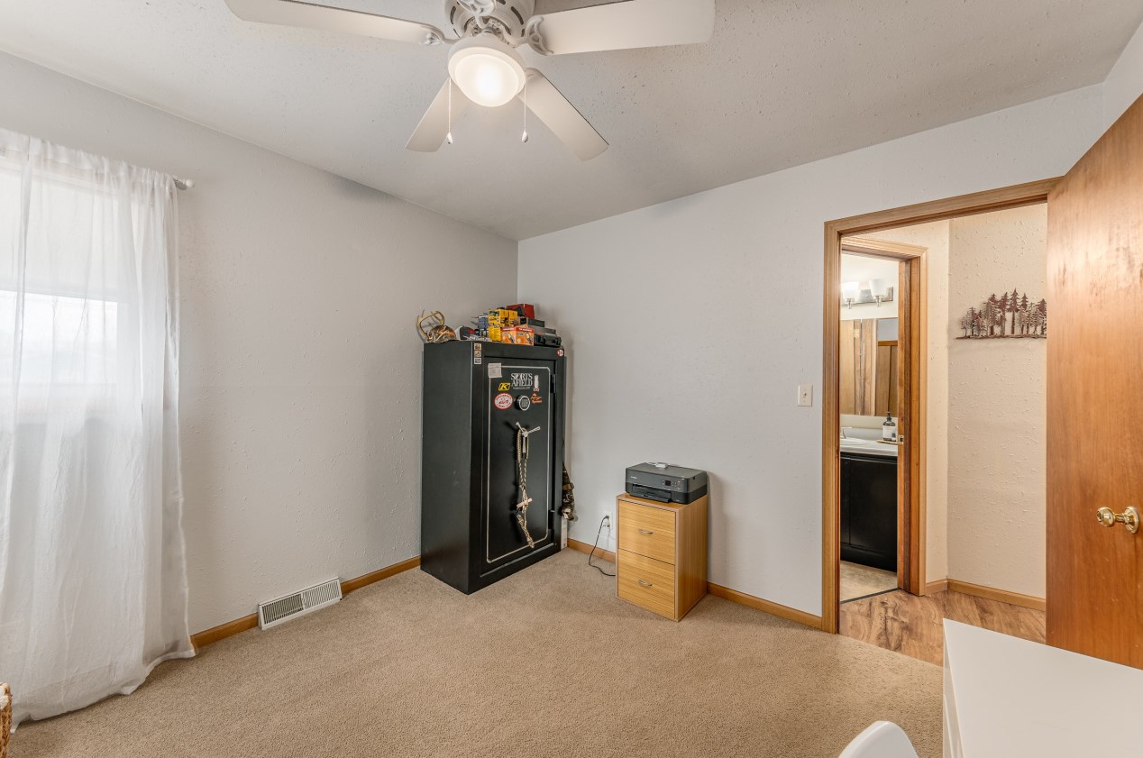7156 Cliffside Dr, Racine WI  53402-1286 exterior