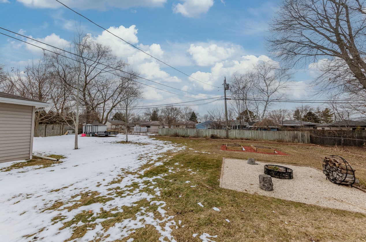 7156 Cliffside Dr, Racine WI  53402-1286 exterior