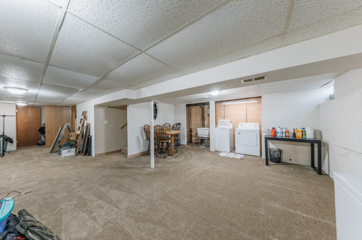 7156 Cliffside Dr, Racine WI  53402-1286 exterior