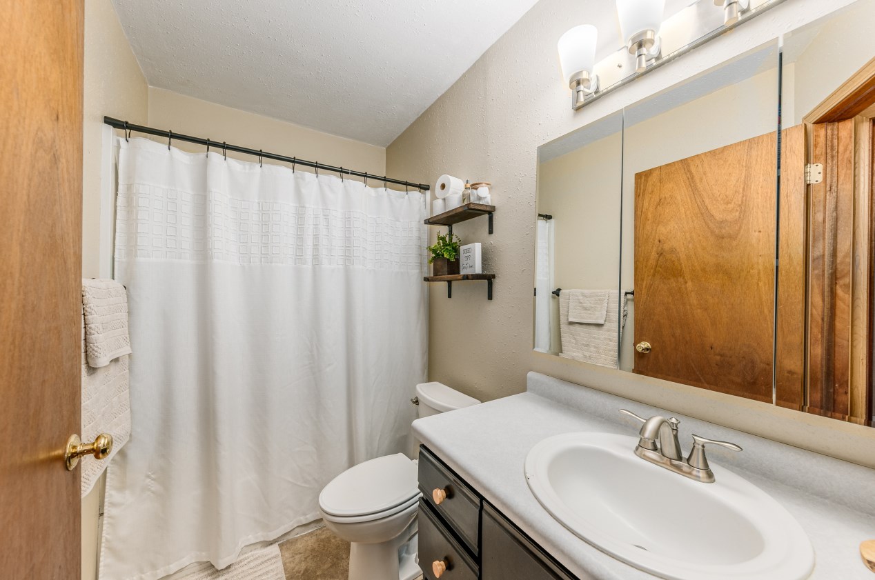 7156 Cliffside Dr, Racine WI  53402-1286 exterior