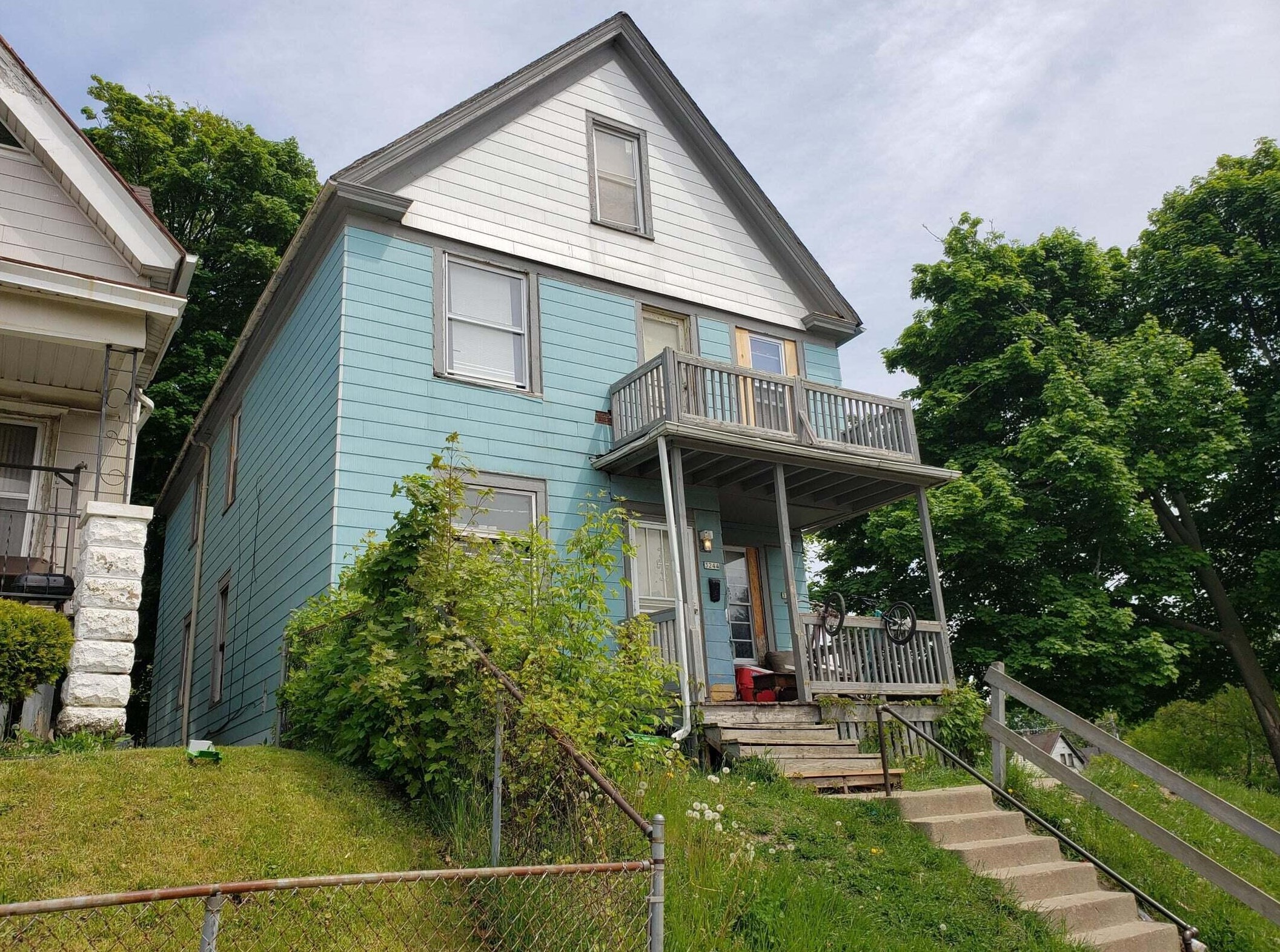 3244 N 21st St, Milwaukee, WI 53206