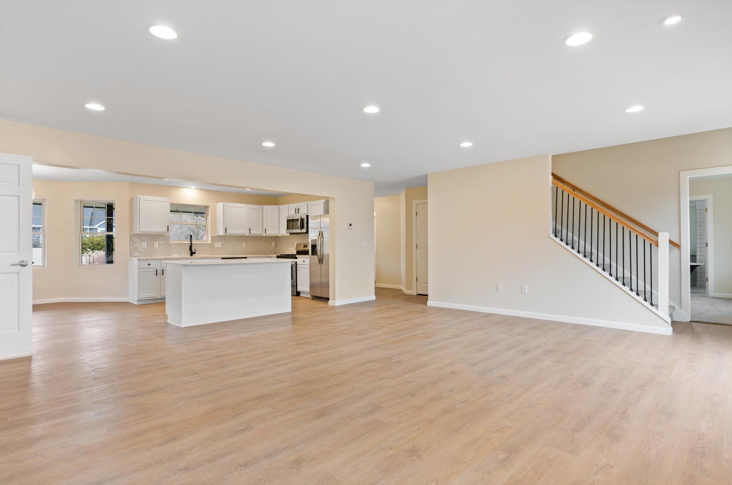 124 Grandview Dr, Port Washington, WI 53074