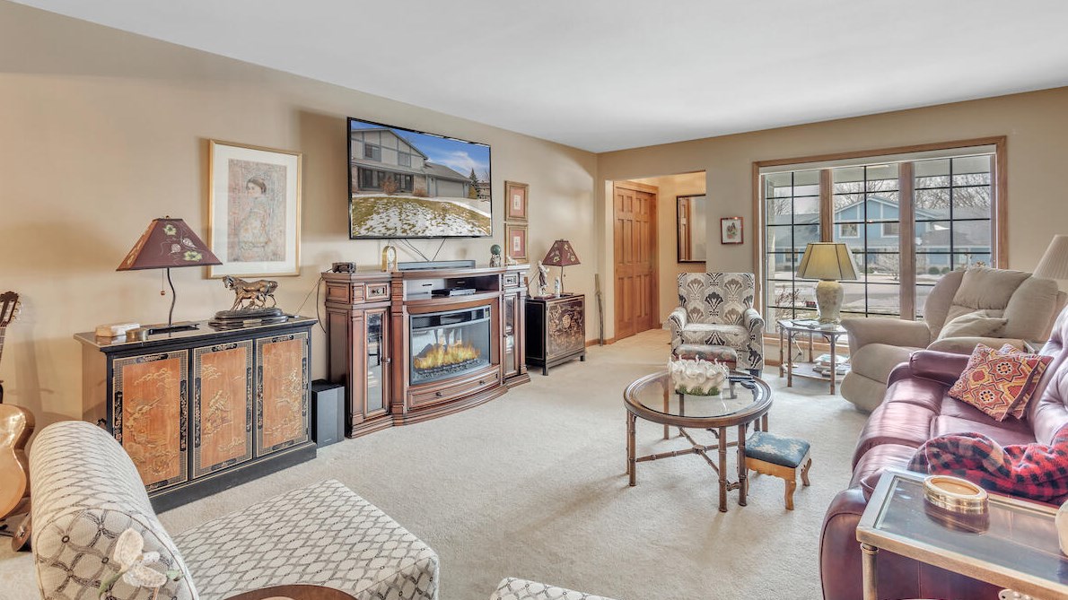 575 Hi View Dr, Brookfield, WI 53045-3635