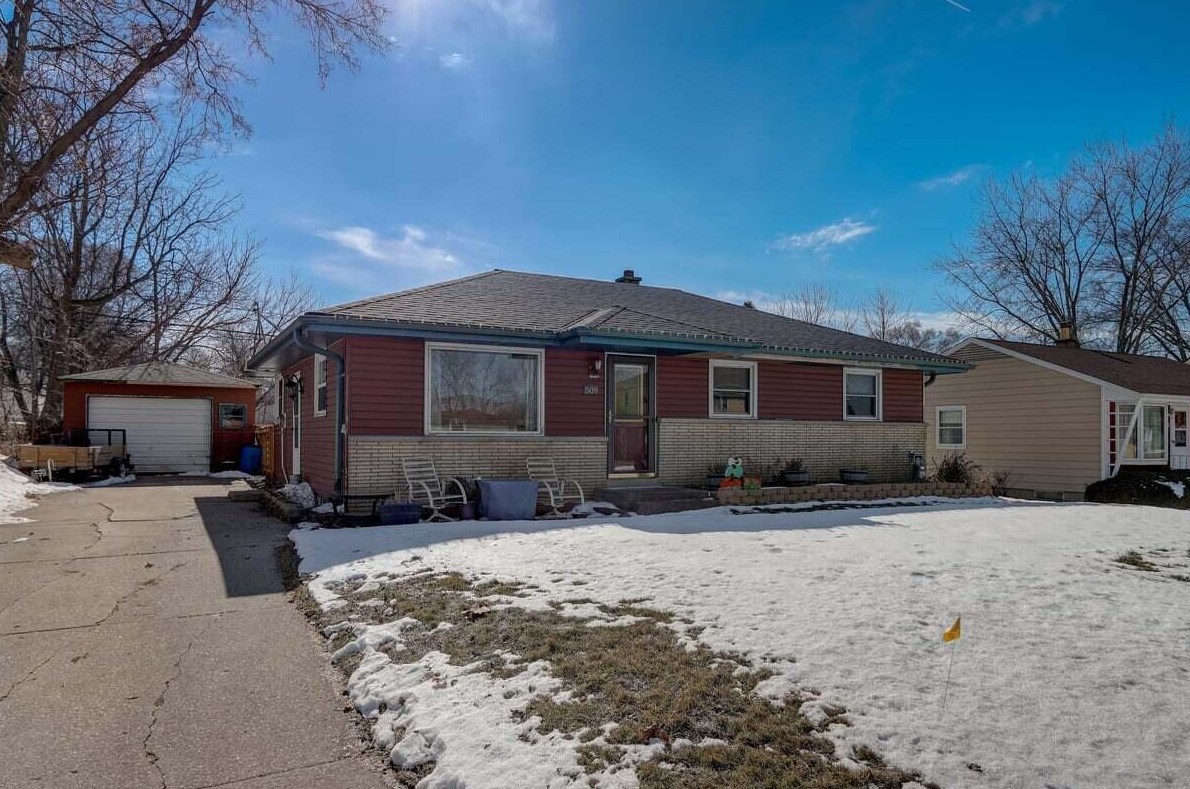 509 Blake Ave, South Milwaukee, WI 53172-3921