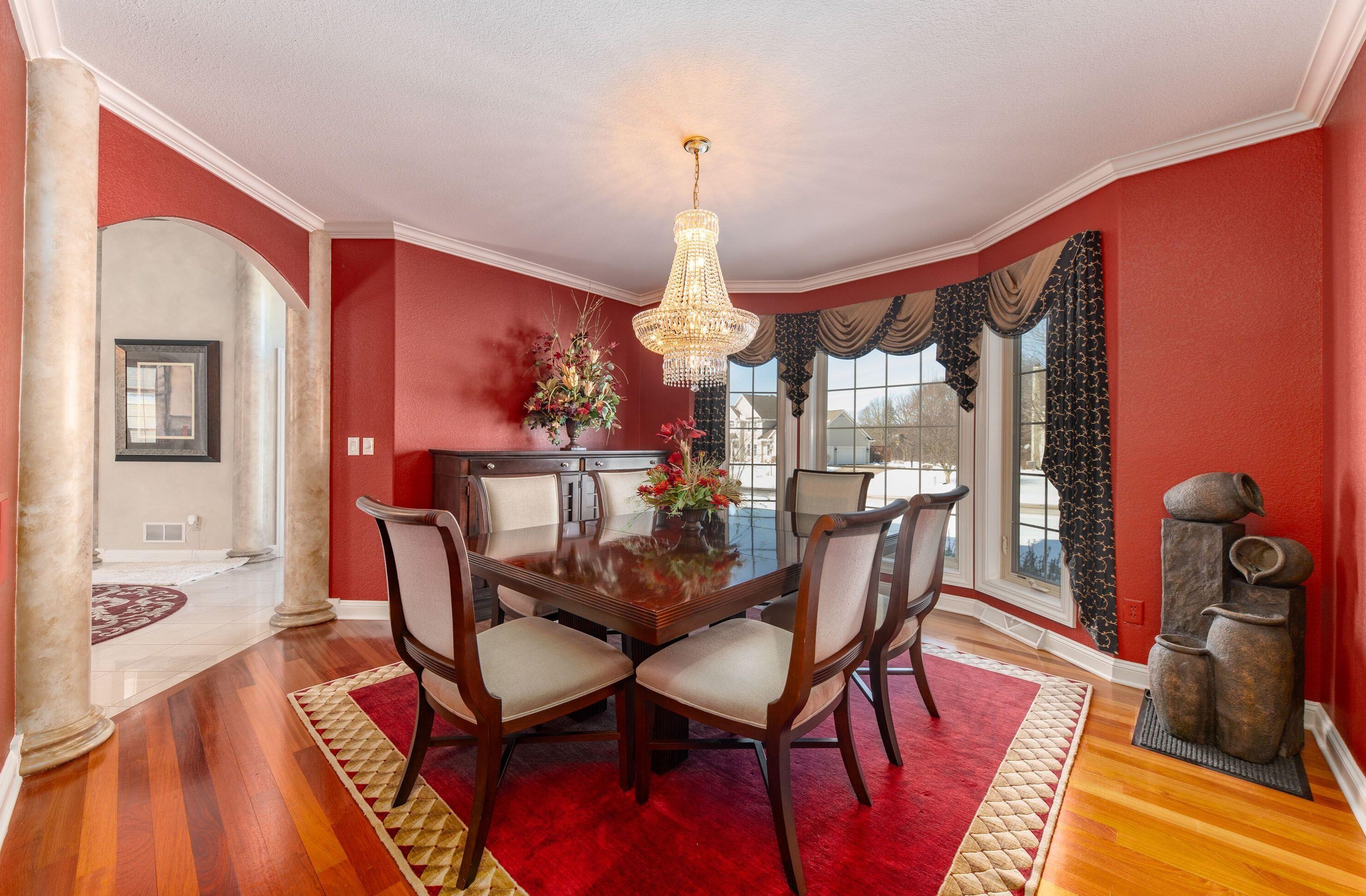 1091 Oak Cir, Pewaukee WI  53072-1926 exterior