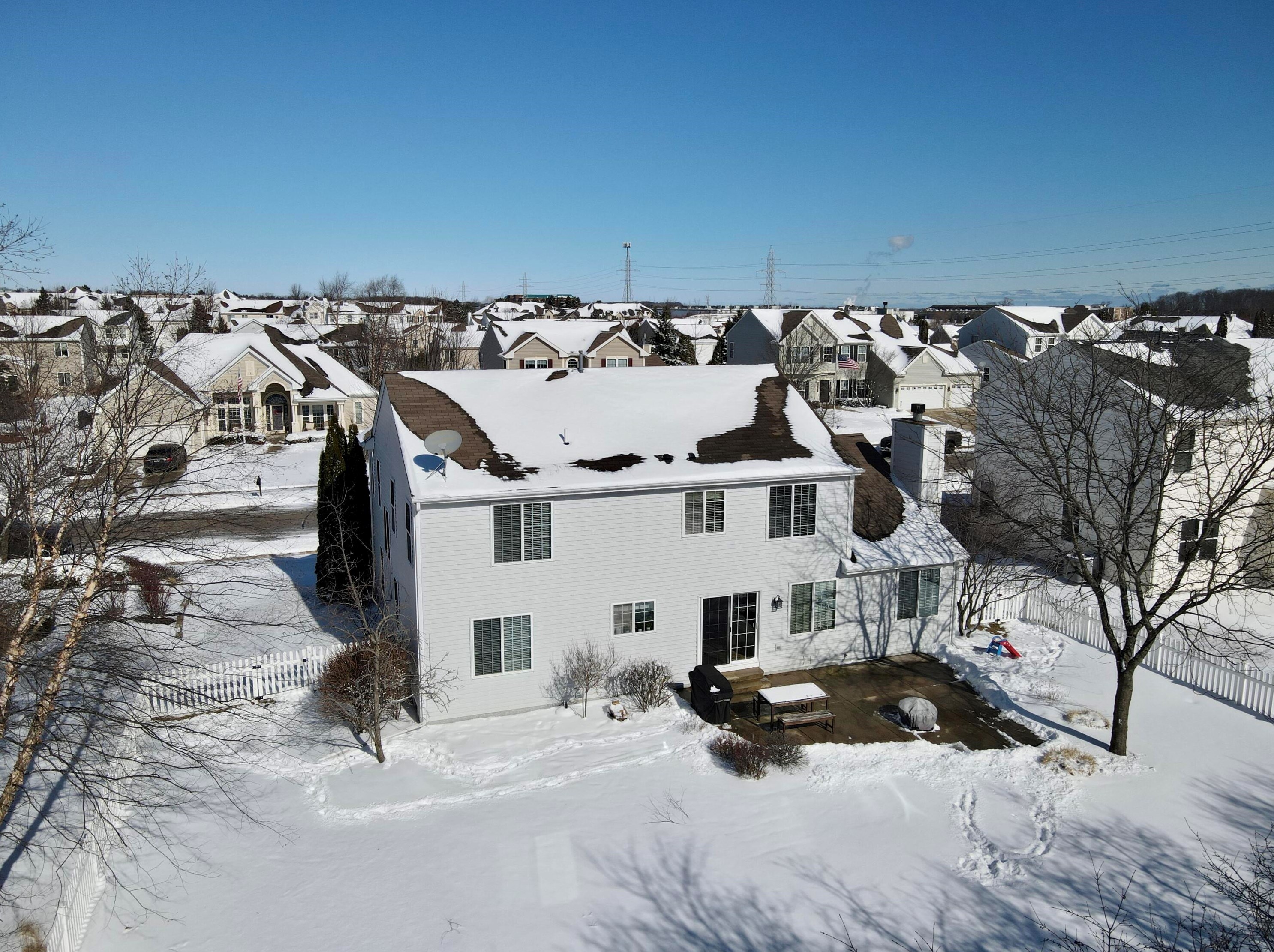 2257 Shoshoni St, Grafton WI  53024-9351 exterior