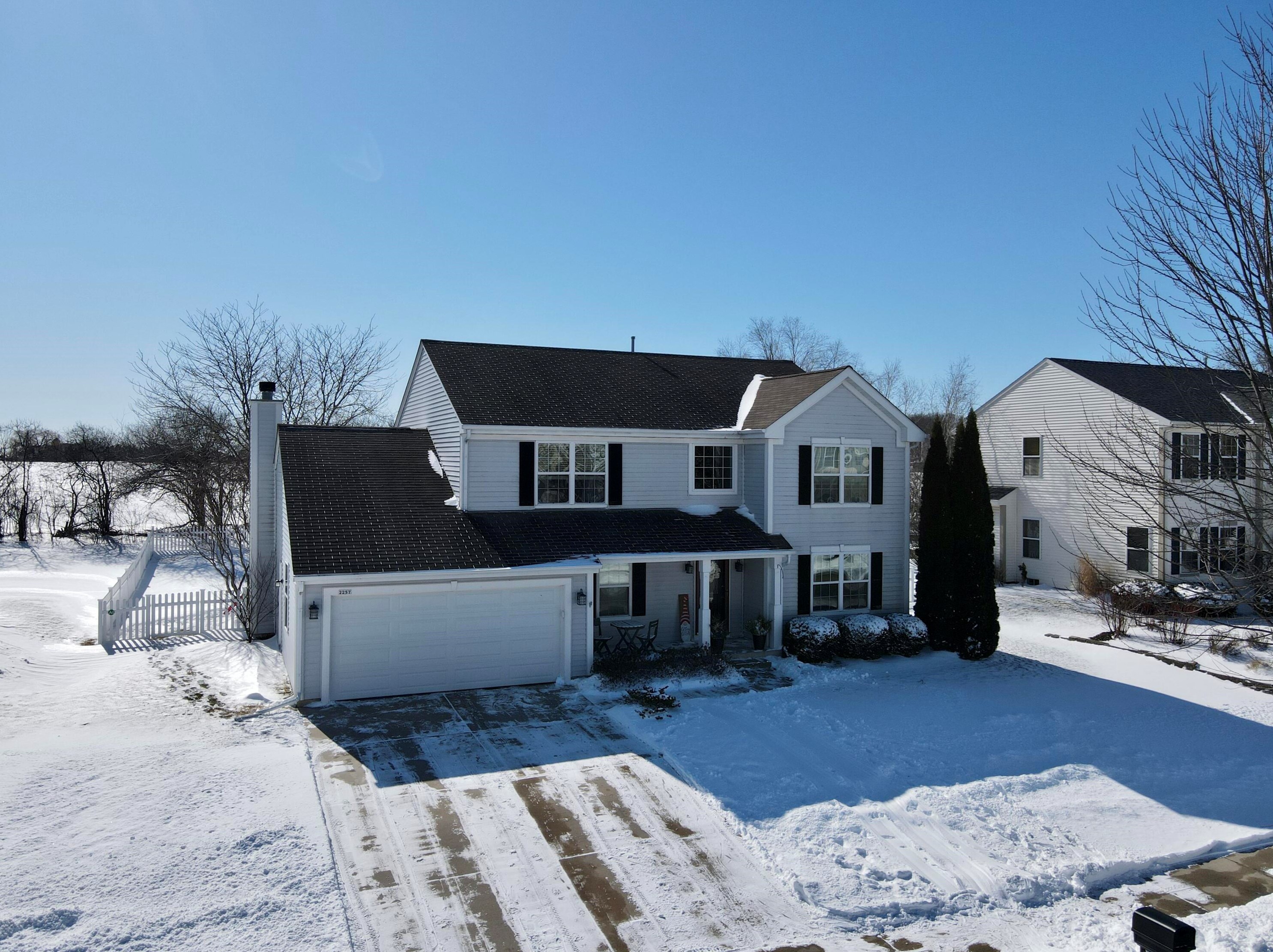 2257 Shoshoni St, Grafton WI  53024-9351 exterior