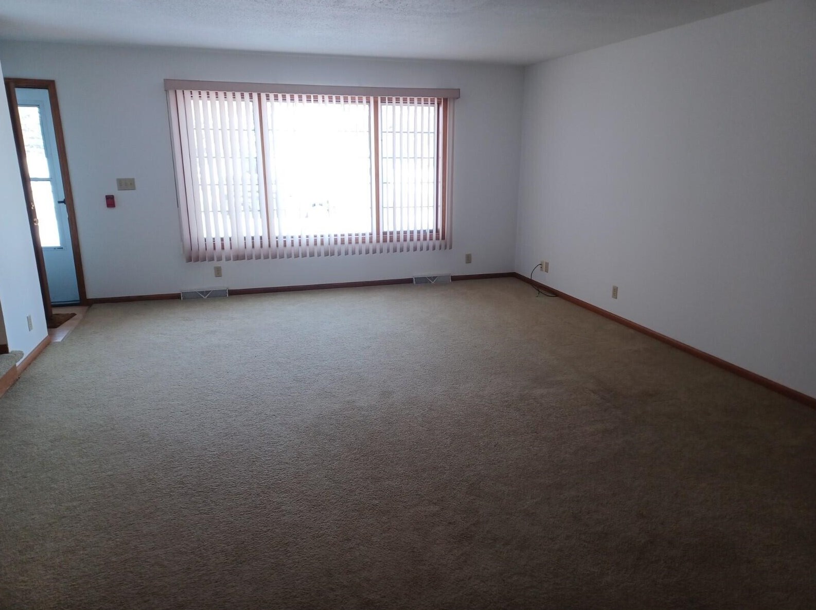 10209 Whitnall Edge Dr #c, Hales Corners, WI 53132
