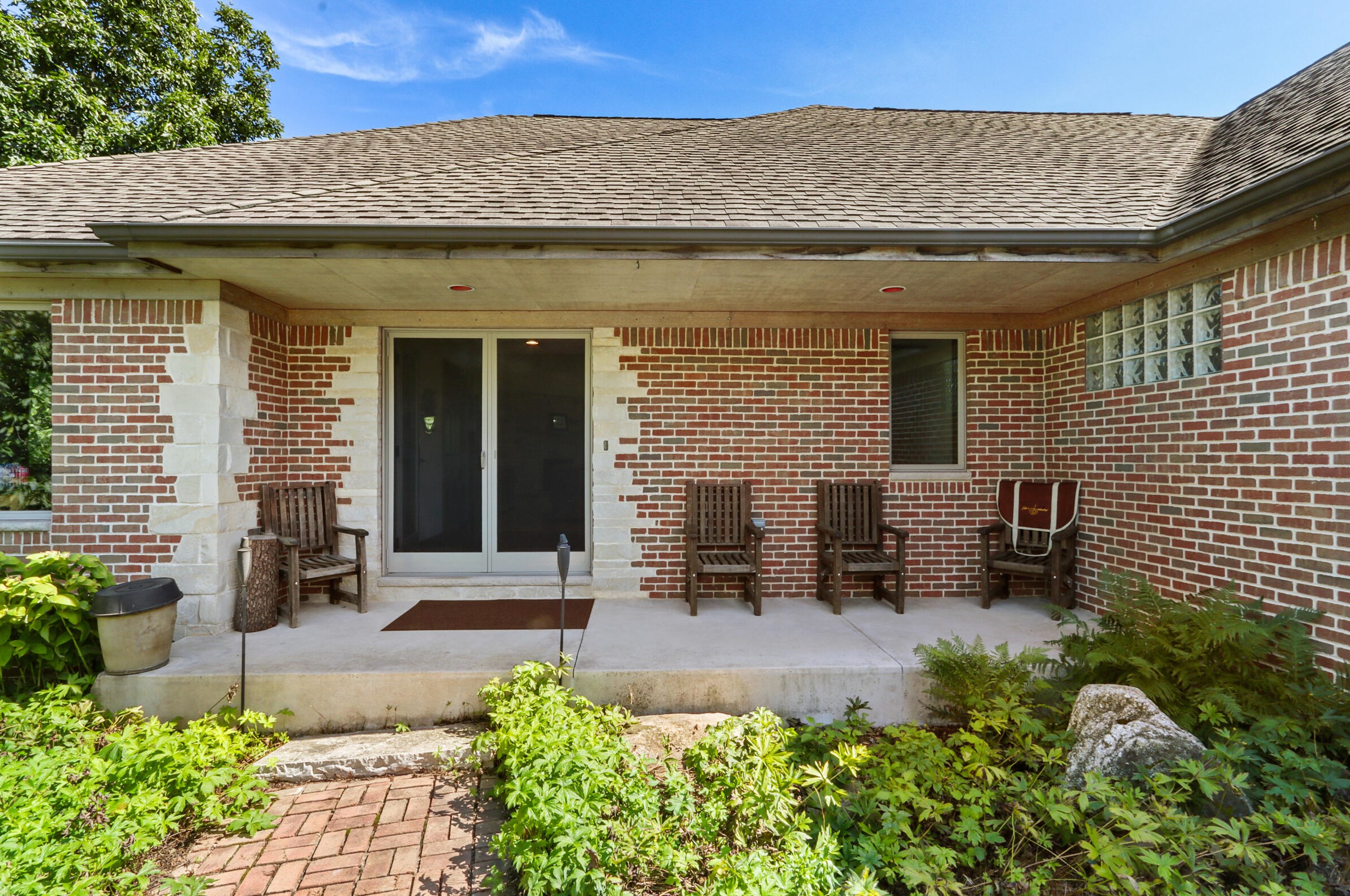 2108 Ridge Dr, Lake Geneva, WI 53147