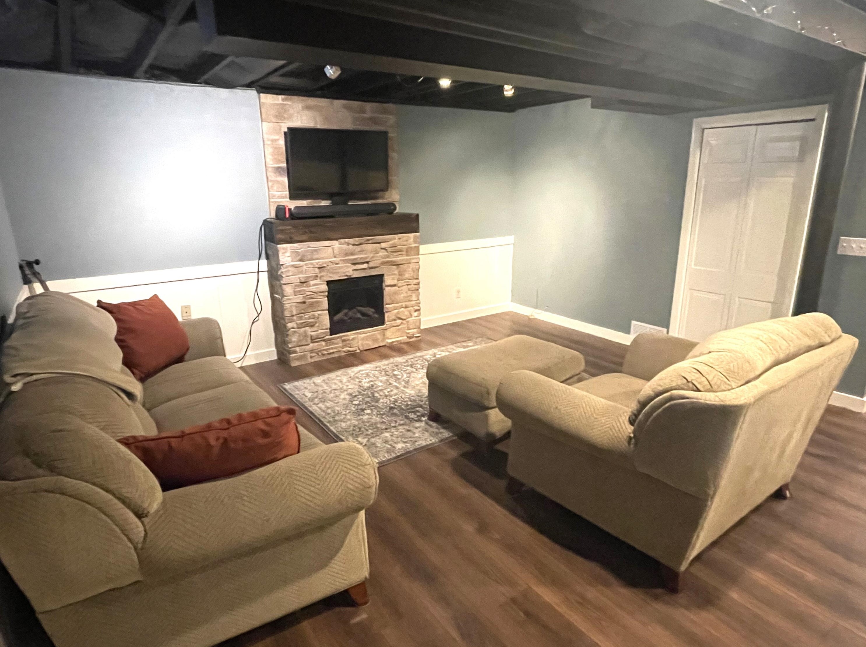 917 Nancy Ln, Madison WI  53704-1307 exterior