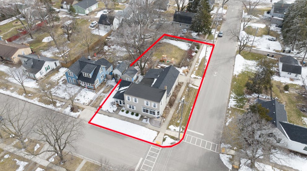 536 Walworth St, Lake Geneva, WI 53147