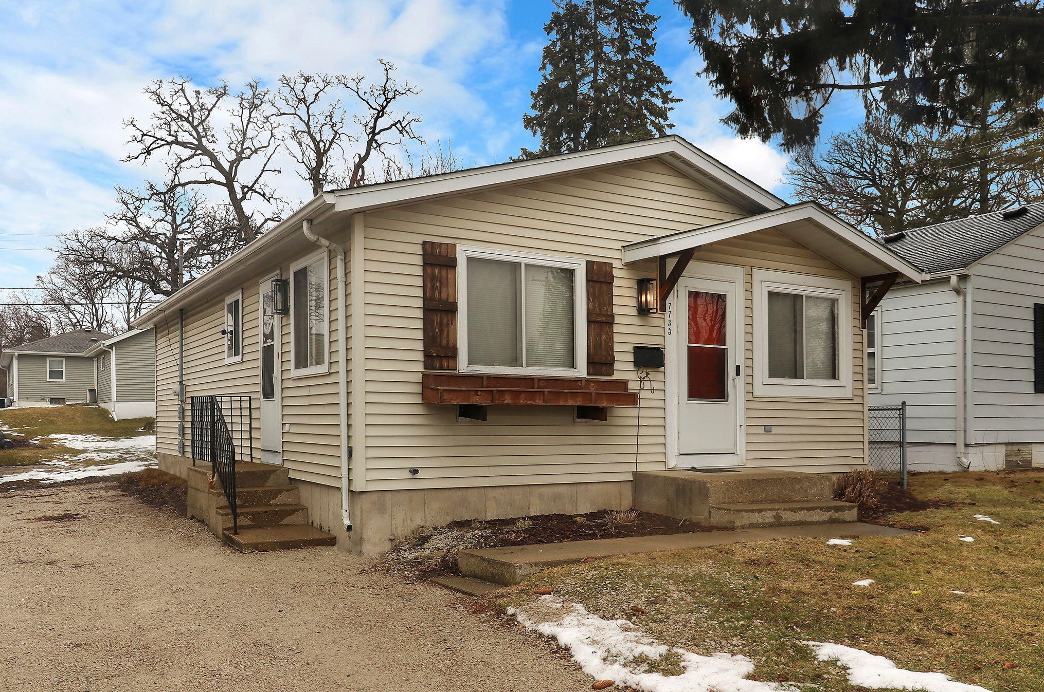 7733 Pershing Blvd, Kenosha, WI 53142
