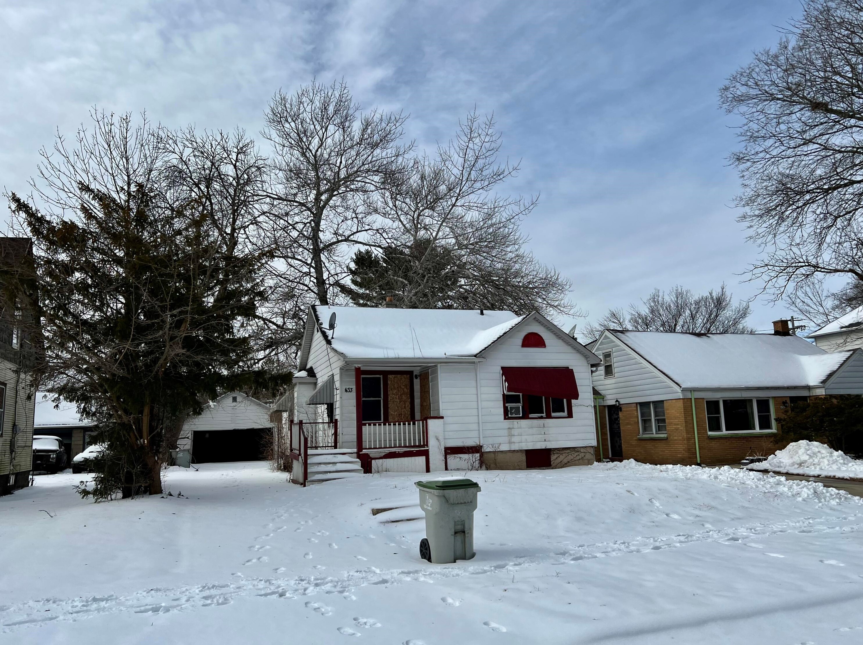 4333 37th St, Milwaukee WI  53221-2009 exterior