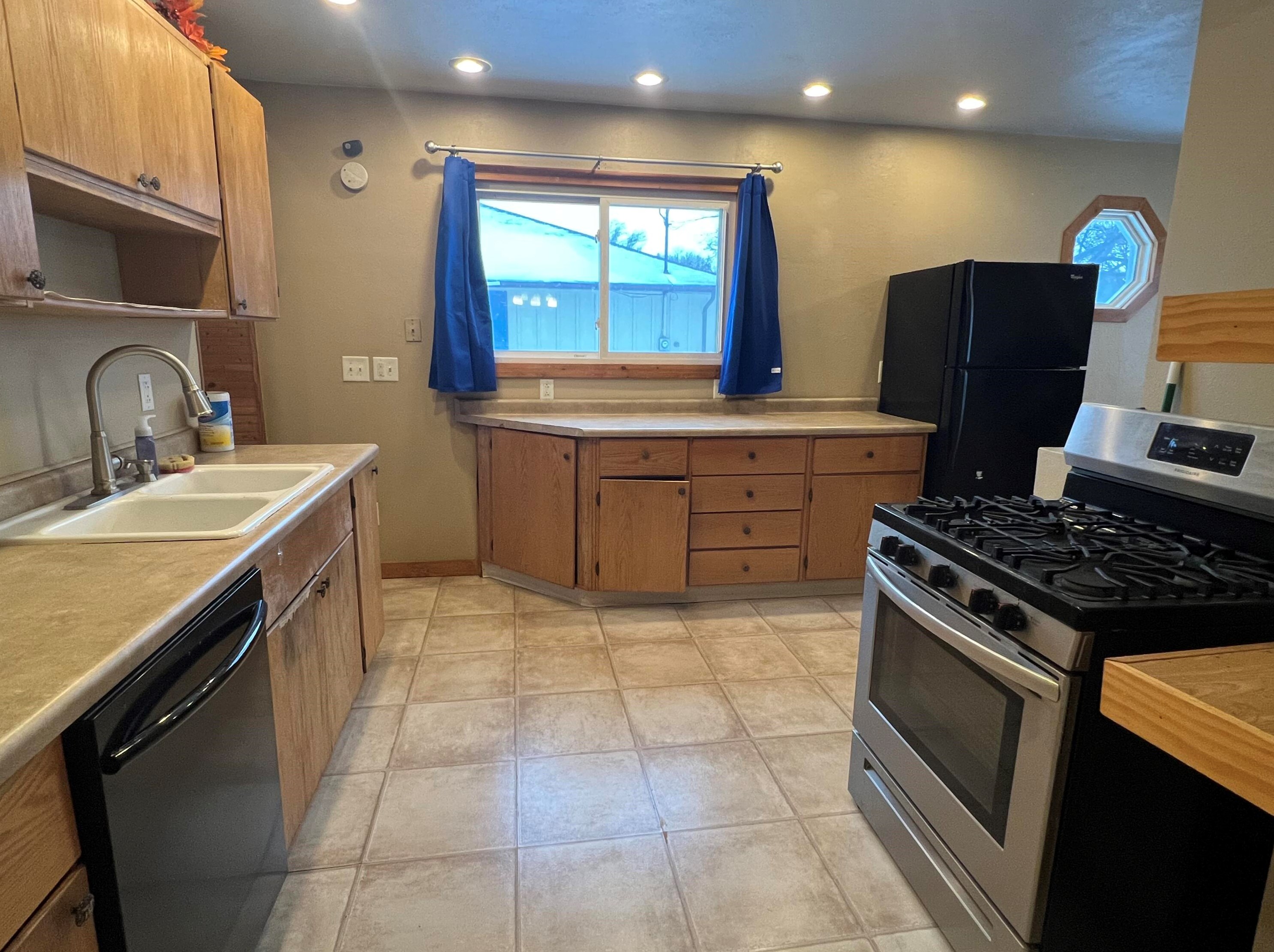 2203 S 18th St, Manitowoc, WI 54220