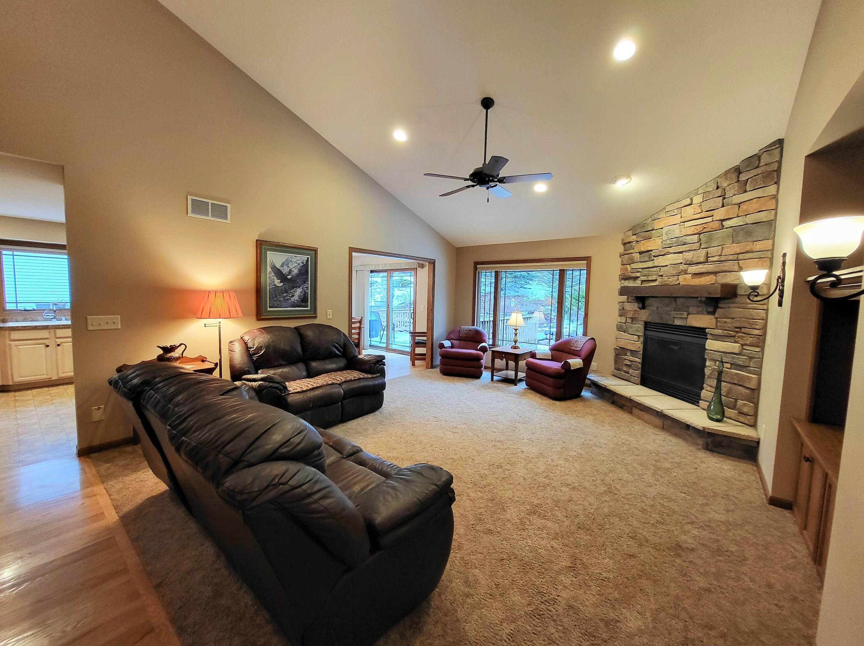 301 Kensington Cir, Johnson Creek, WI 53038-9475