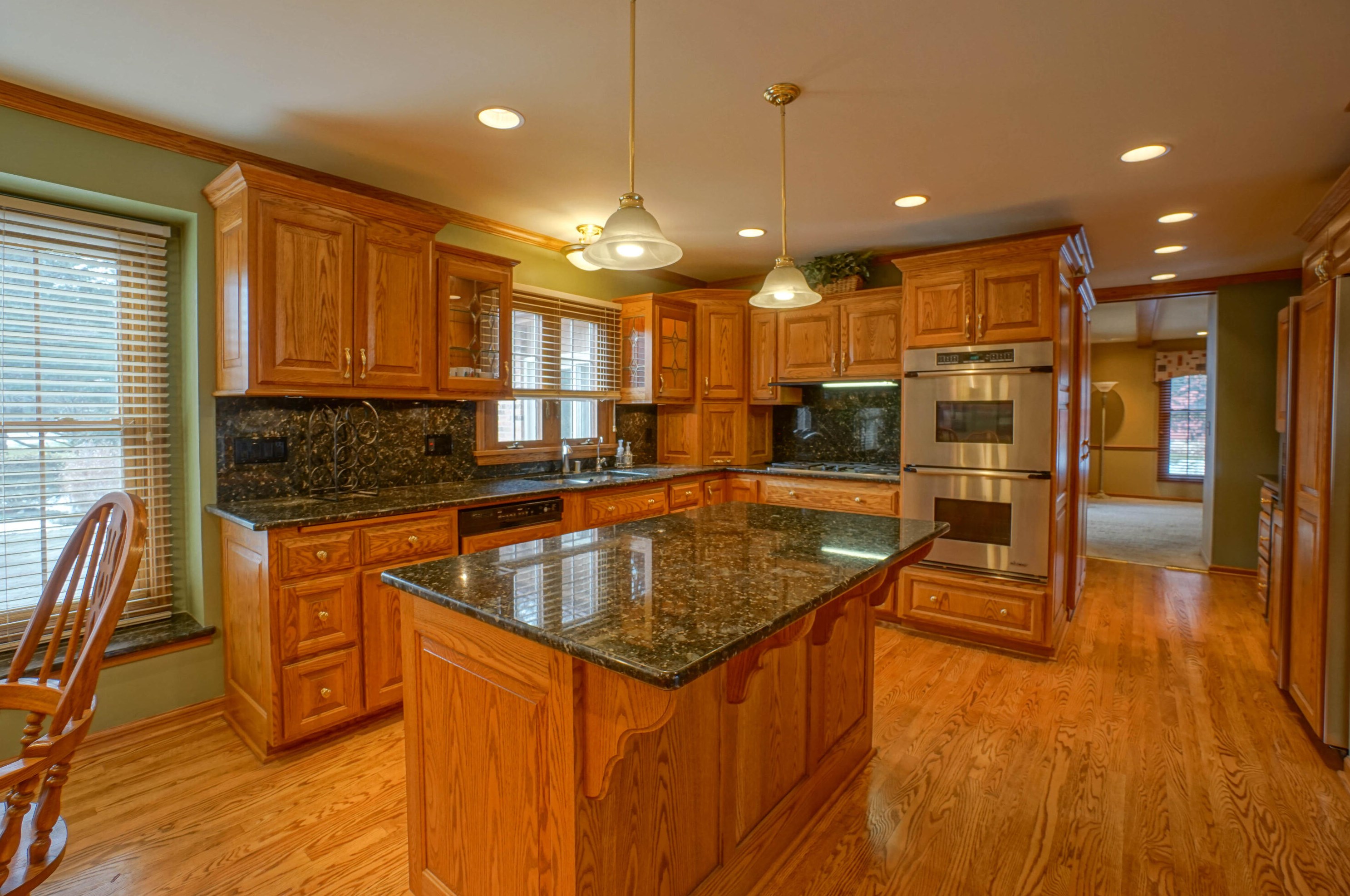 16615 Mary Cliff Ln, Brookfield WI  53005-2135 exterior