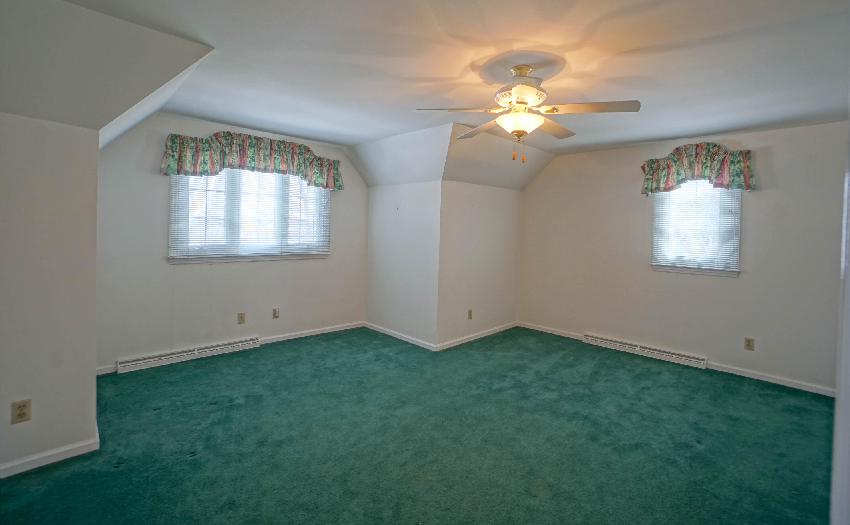 16615 Mary Cliff Ln, Brookfield WI  53005-2135 exterior