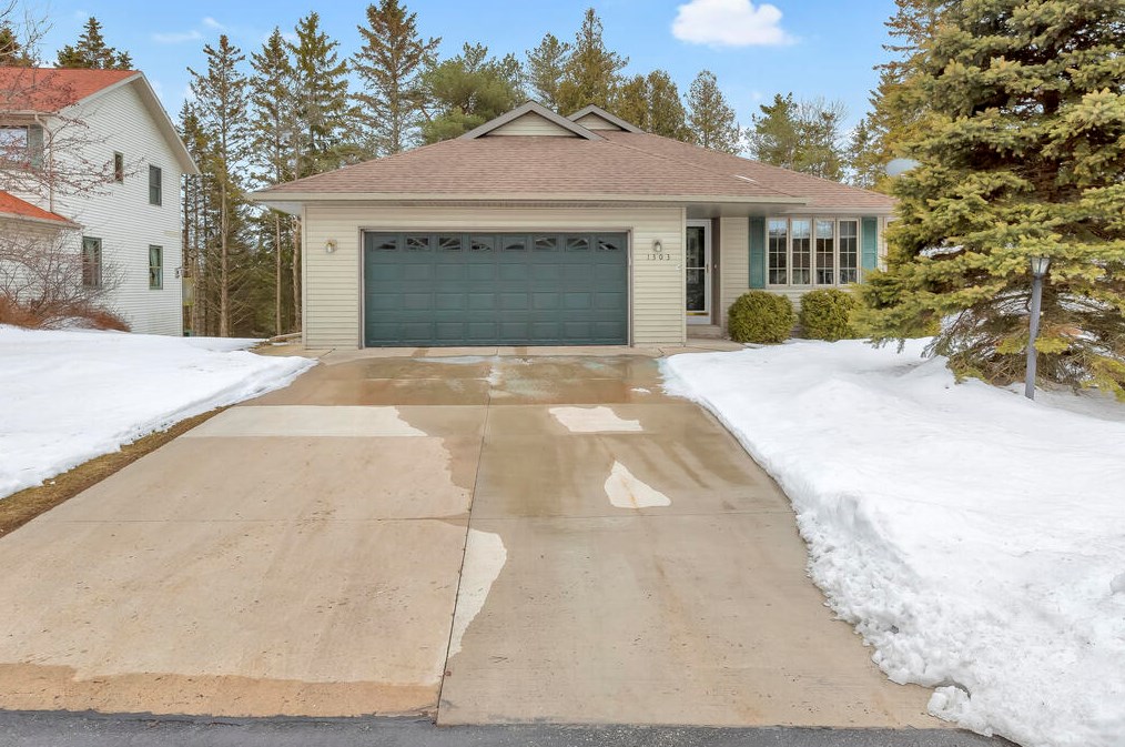 1303 Mahogany Run, Two Rivers, WI 54241