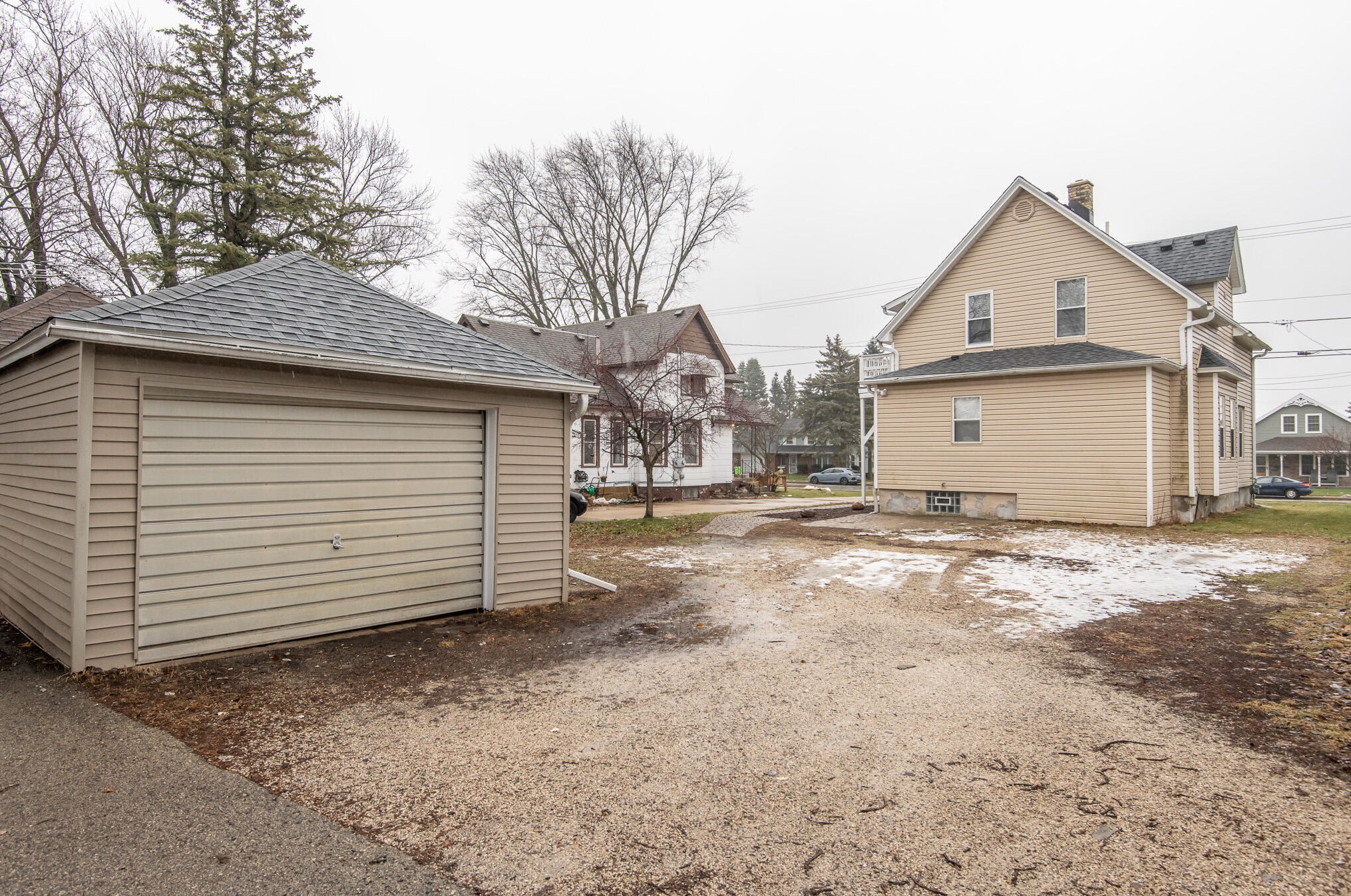 714 Union St, Hartford, WI 53027