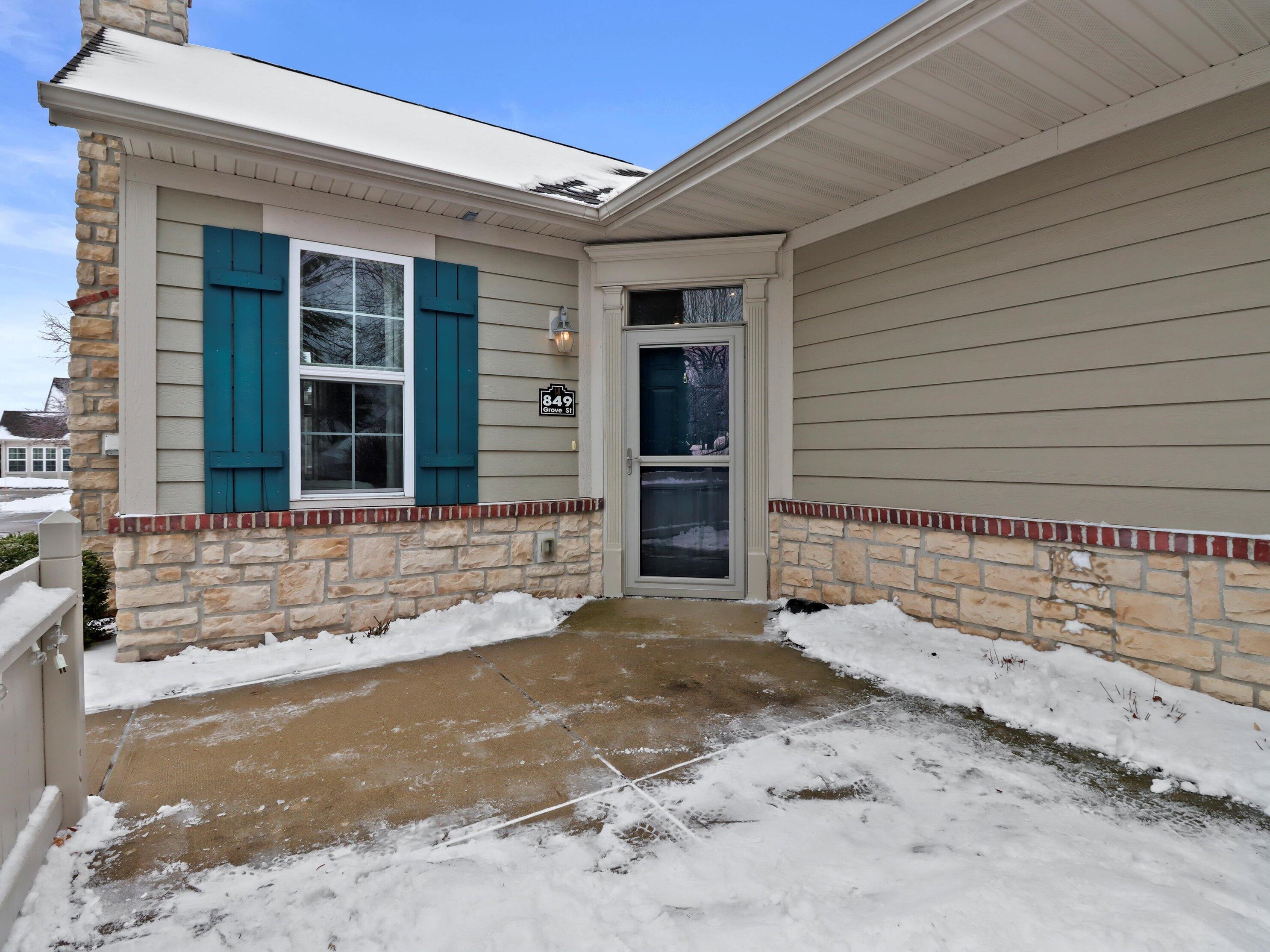 849 Grove St, Sun Prairie WI  53590-9591 exterior
