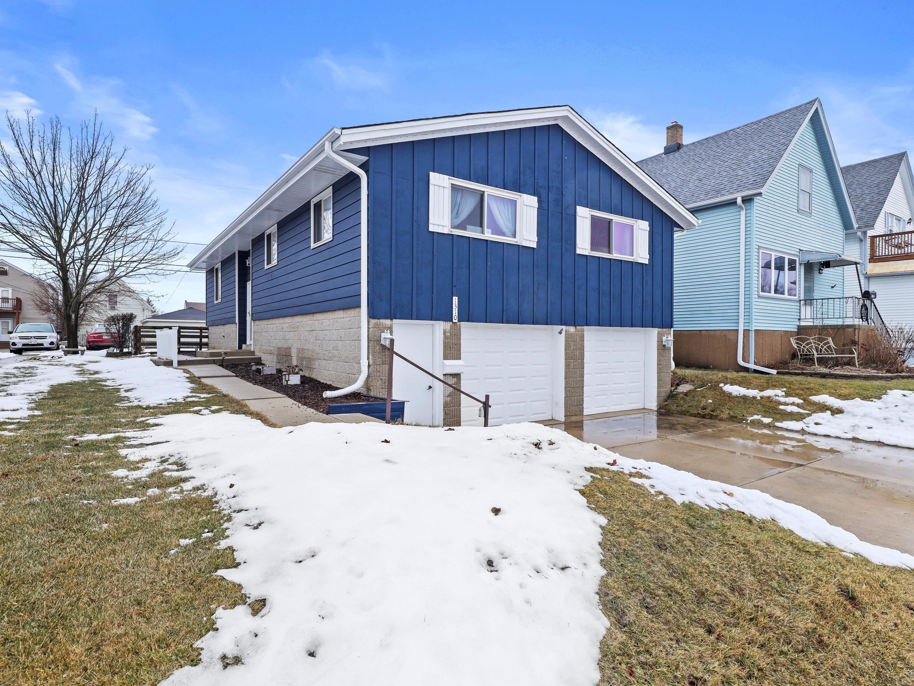 1310 Minnesota Ave, South Milwaukee, WI 53172-1921
