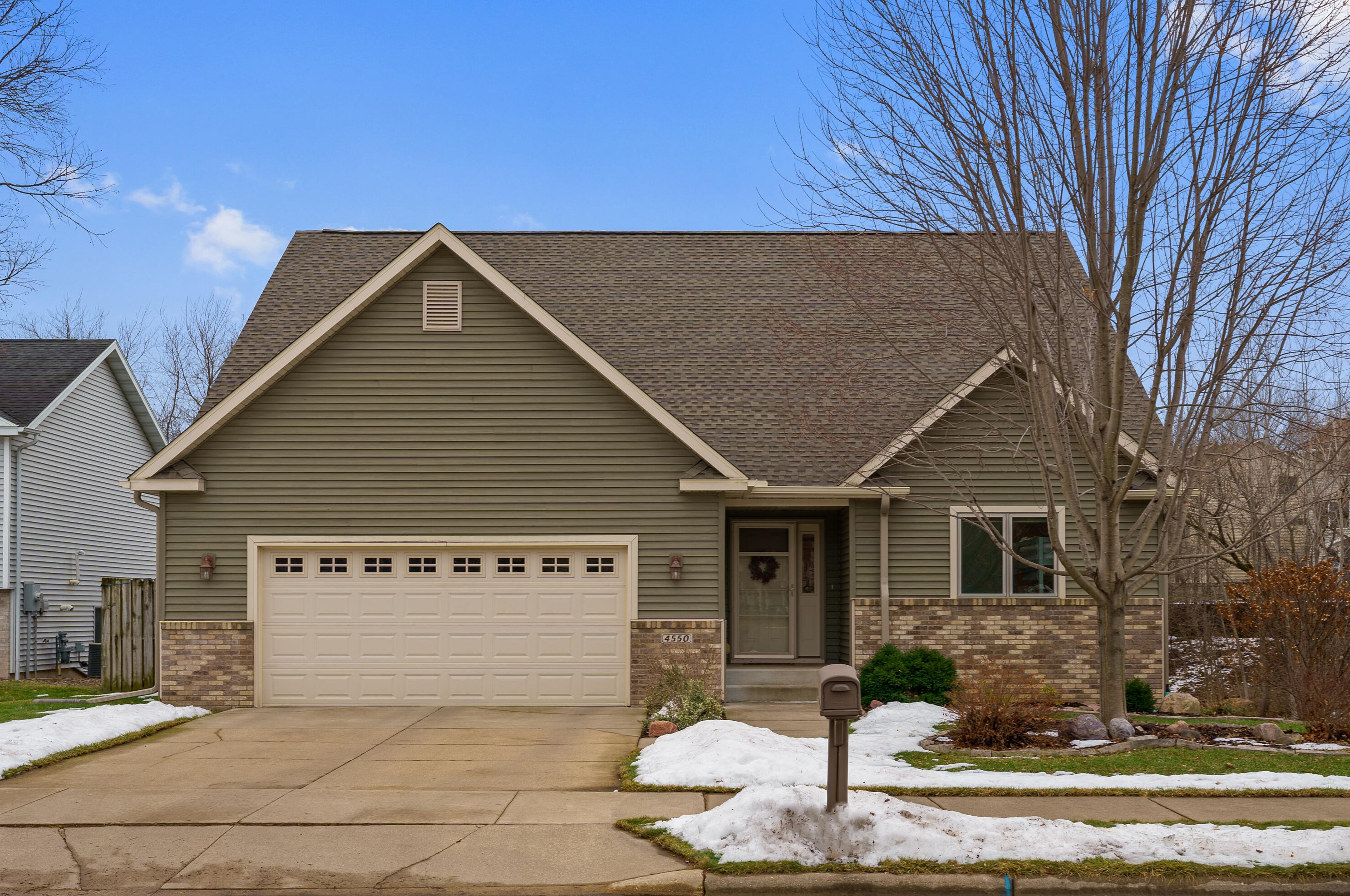 4550 Brickyard Ln, La Crosse, WI 54601