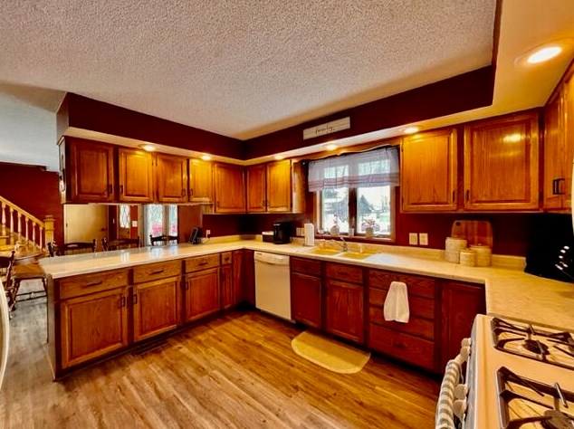 723 East St, Caledonia, MN 55921-1406