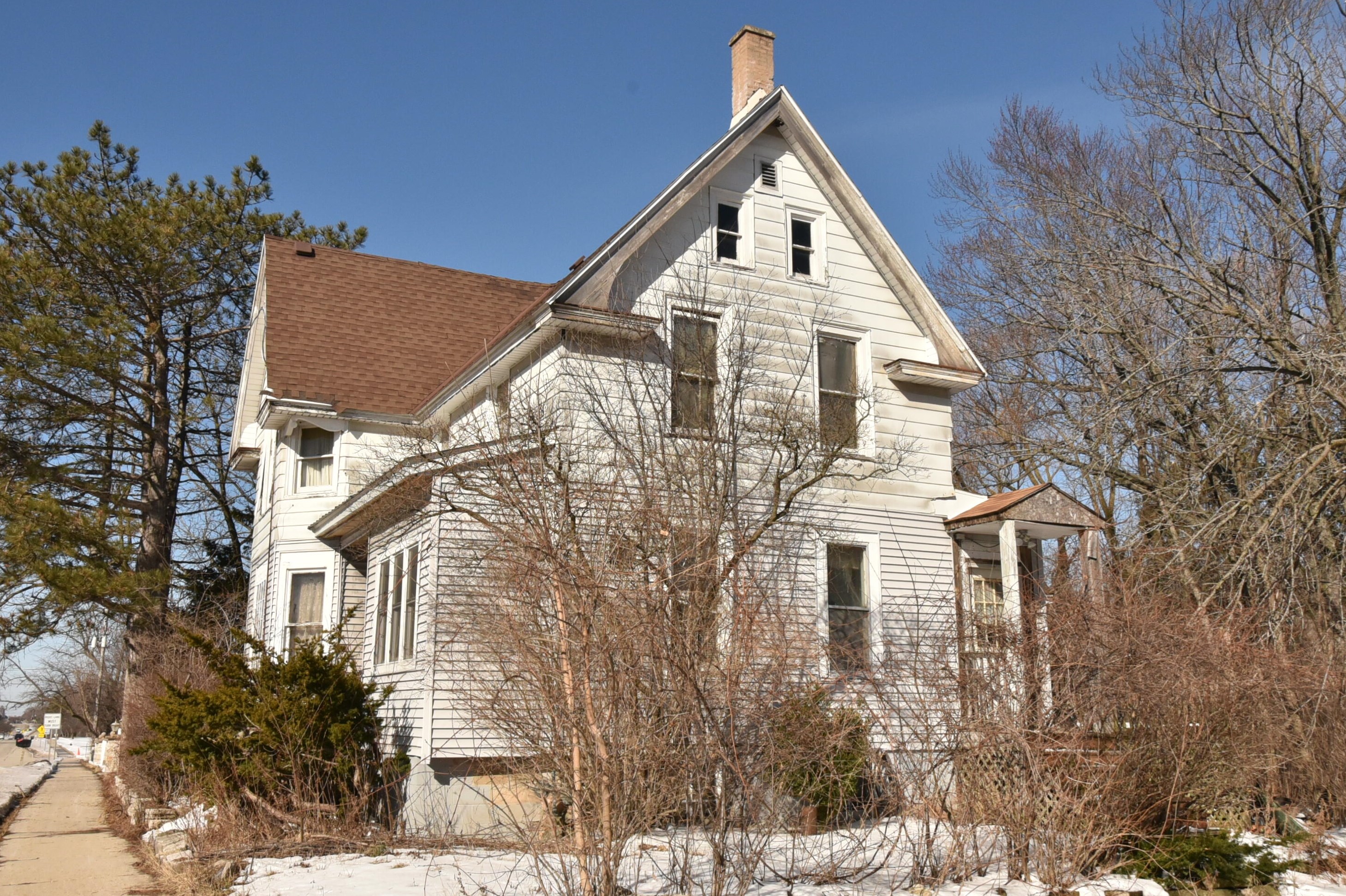 1836 W Mequon Rd, Thiensville, WI 53092