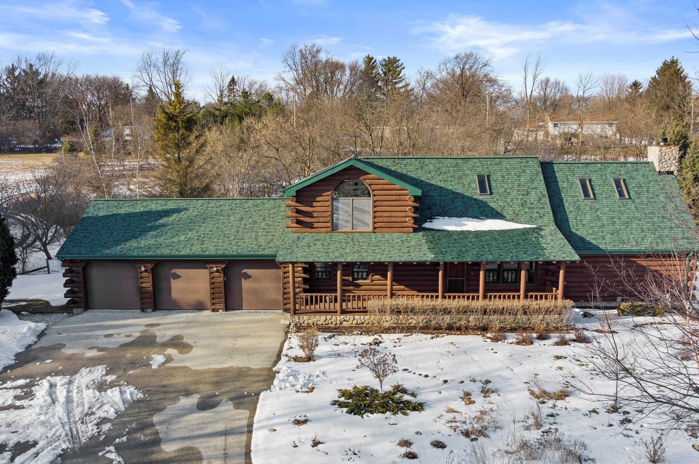 3654 Red Oak Ct, Hubertus, WI 53033