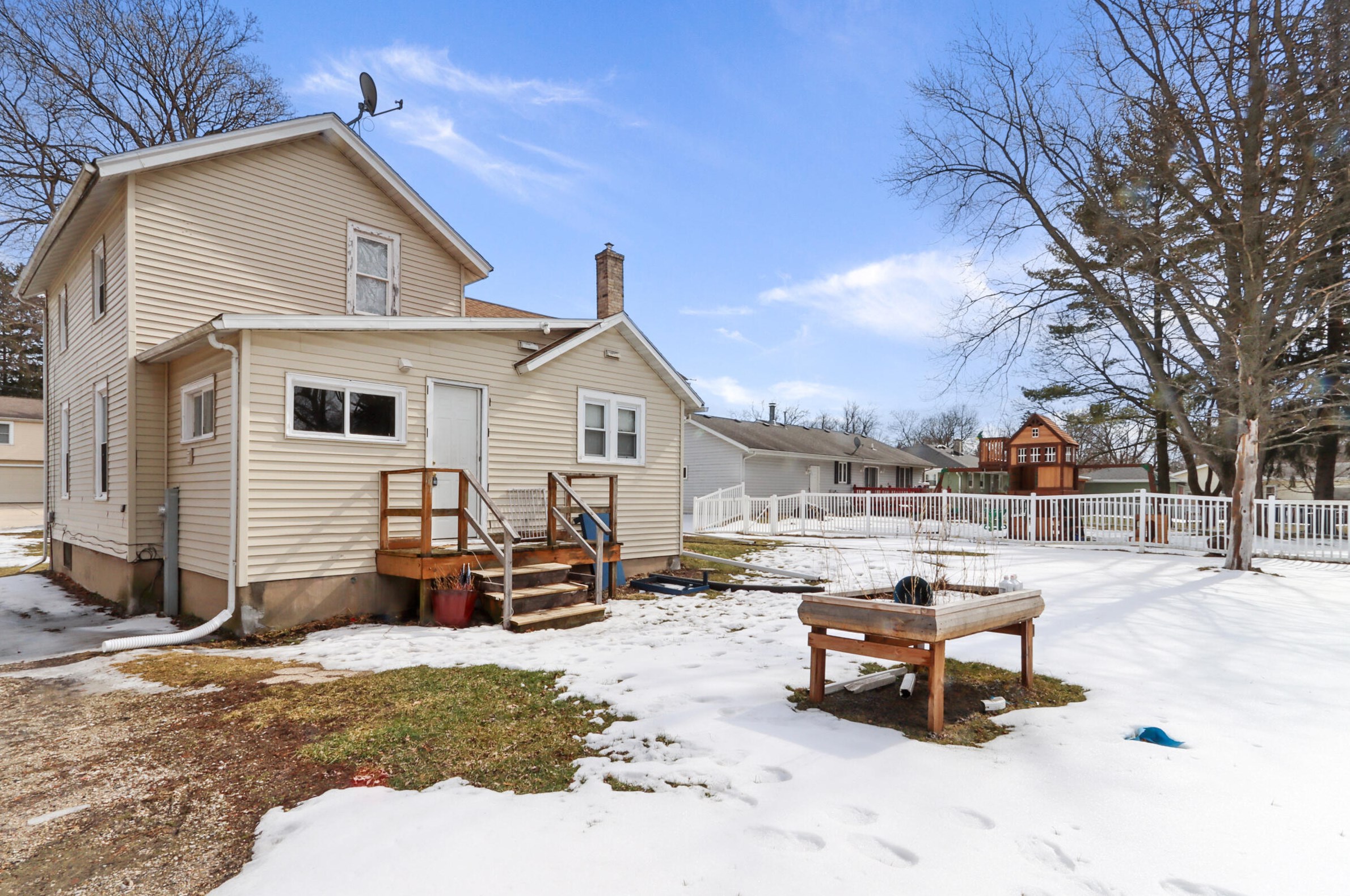 518 Church St, Elkhorn, WI 53121-2201