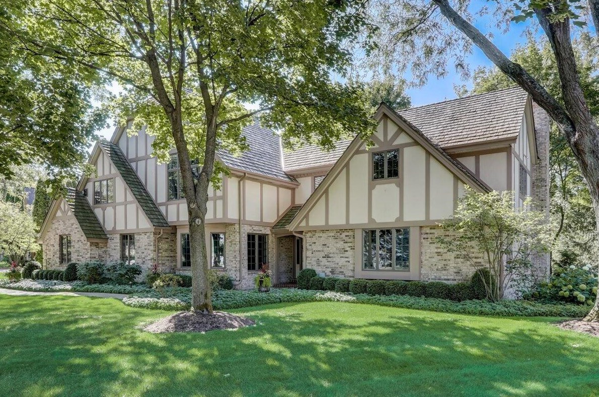 19715 Independence Ct, Brookfield, WI 53045-5376