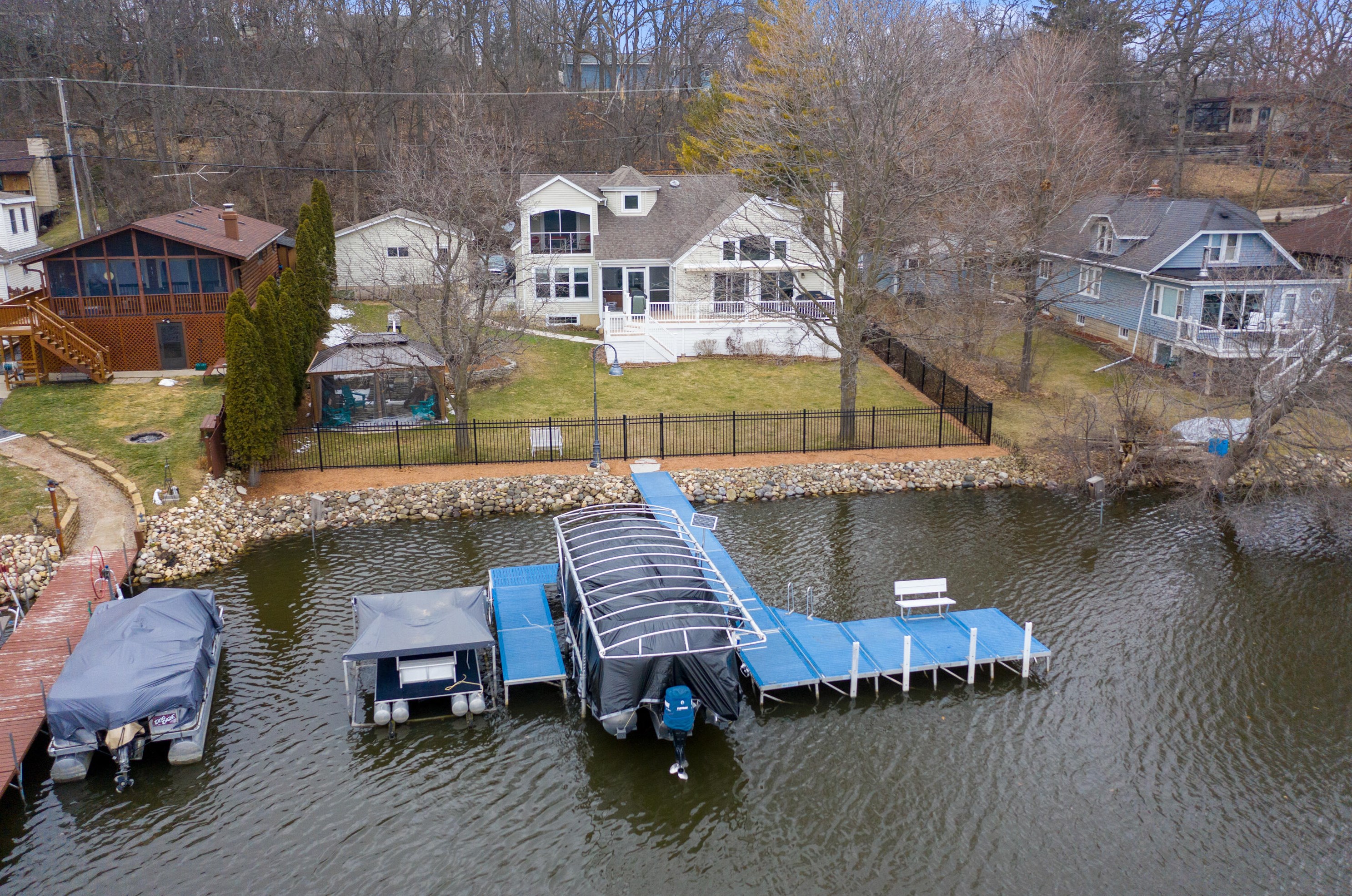 191 Riverside Dr, Waterford, WI 53185