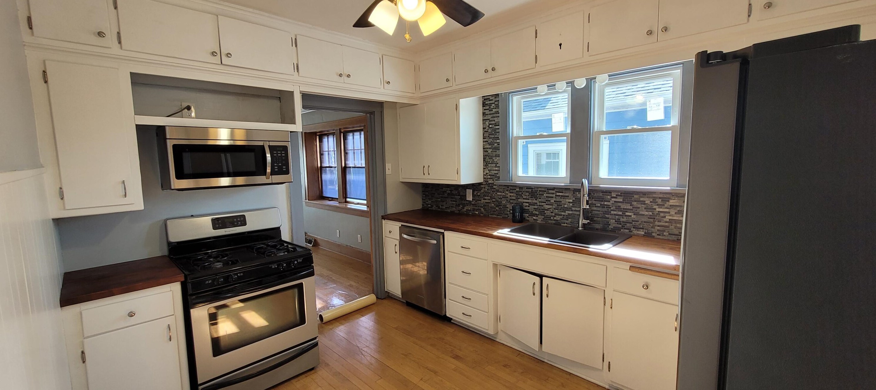 1008 Monroe Ave, Racine WI  53405-2352 exterior