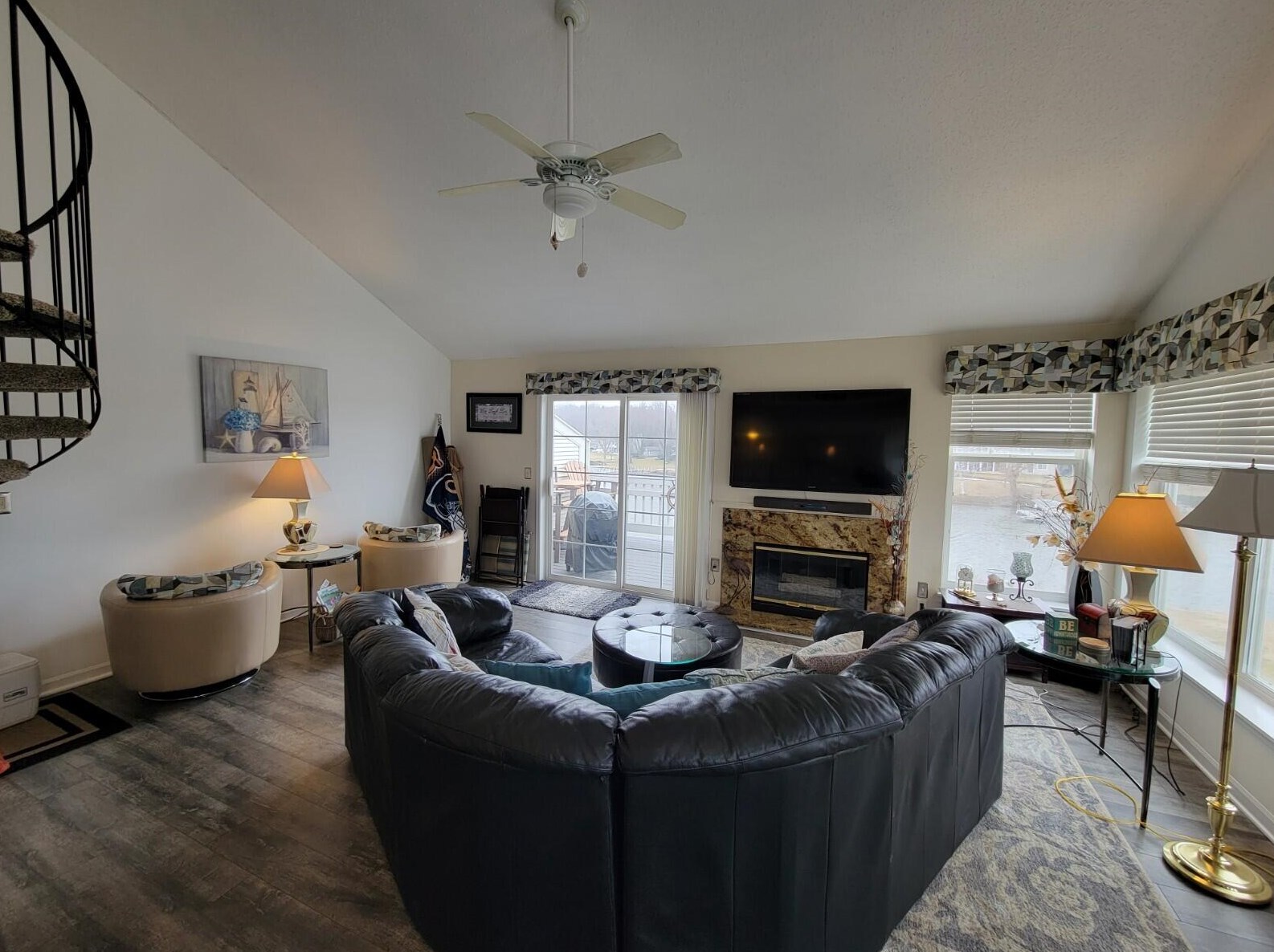 2206 Landings Ln, Delavan, WI 53115