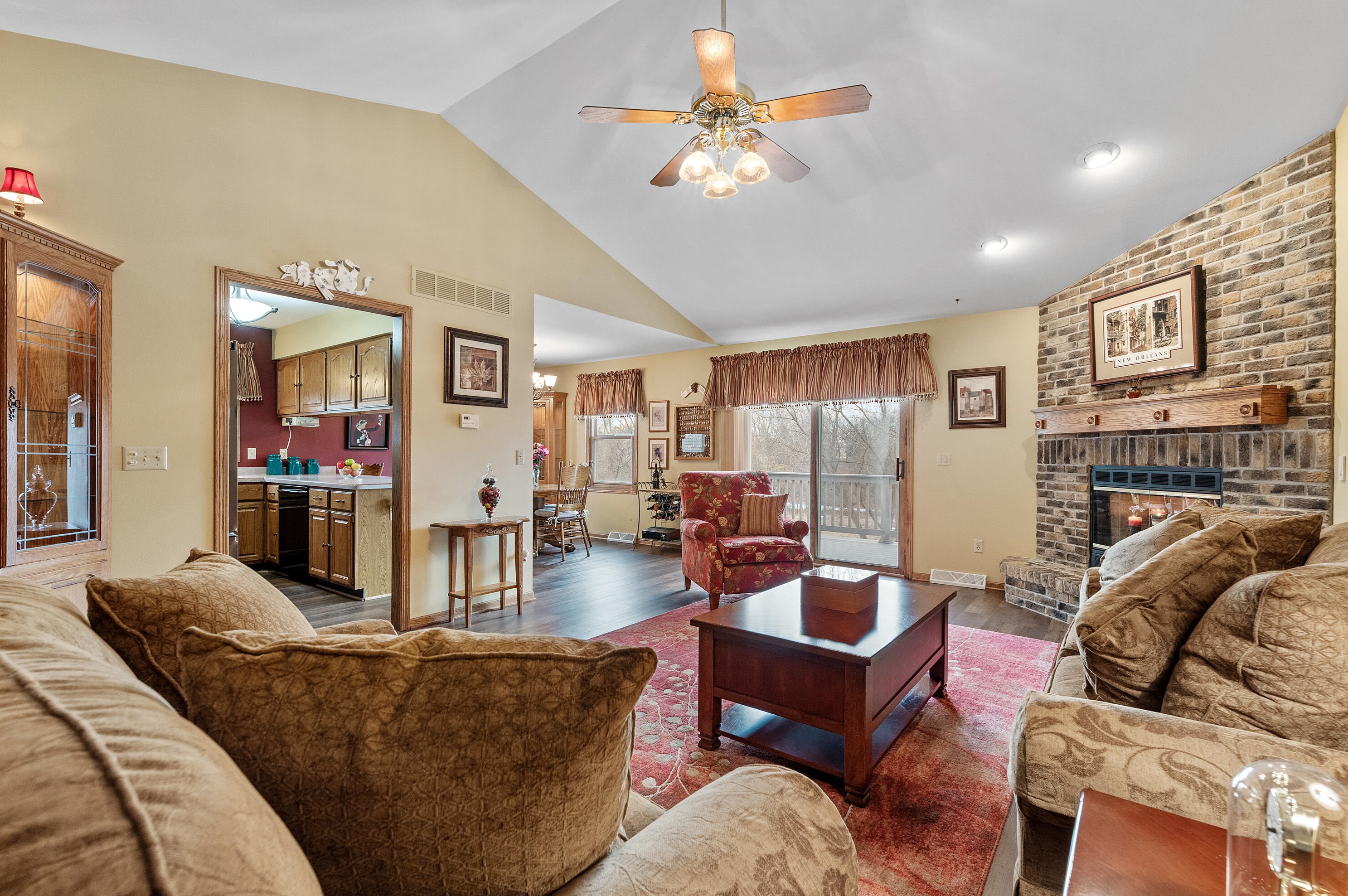 795 Cedar Creek Rd, Grafton, WI 53024-1197