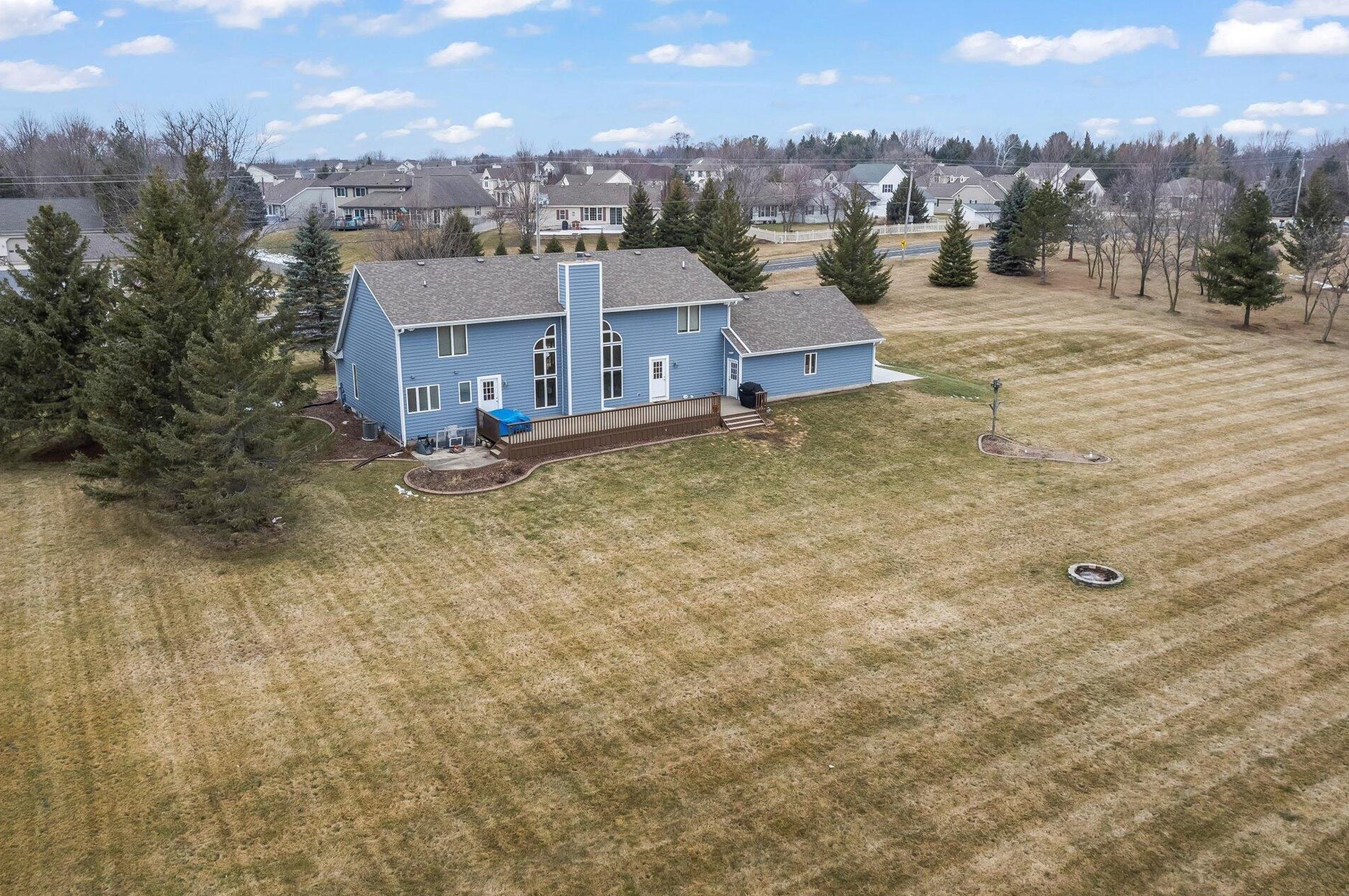 4801 Buena Park Rd, Waterford, WI 53185