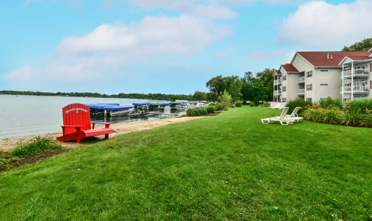 1505 S Shore Dr #107, Delavan, WI 53115