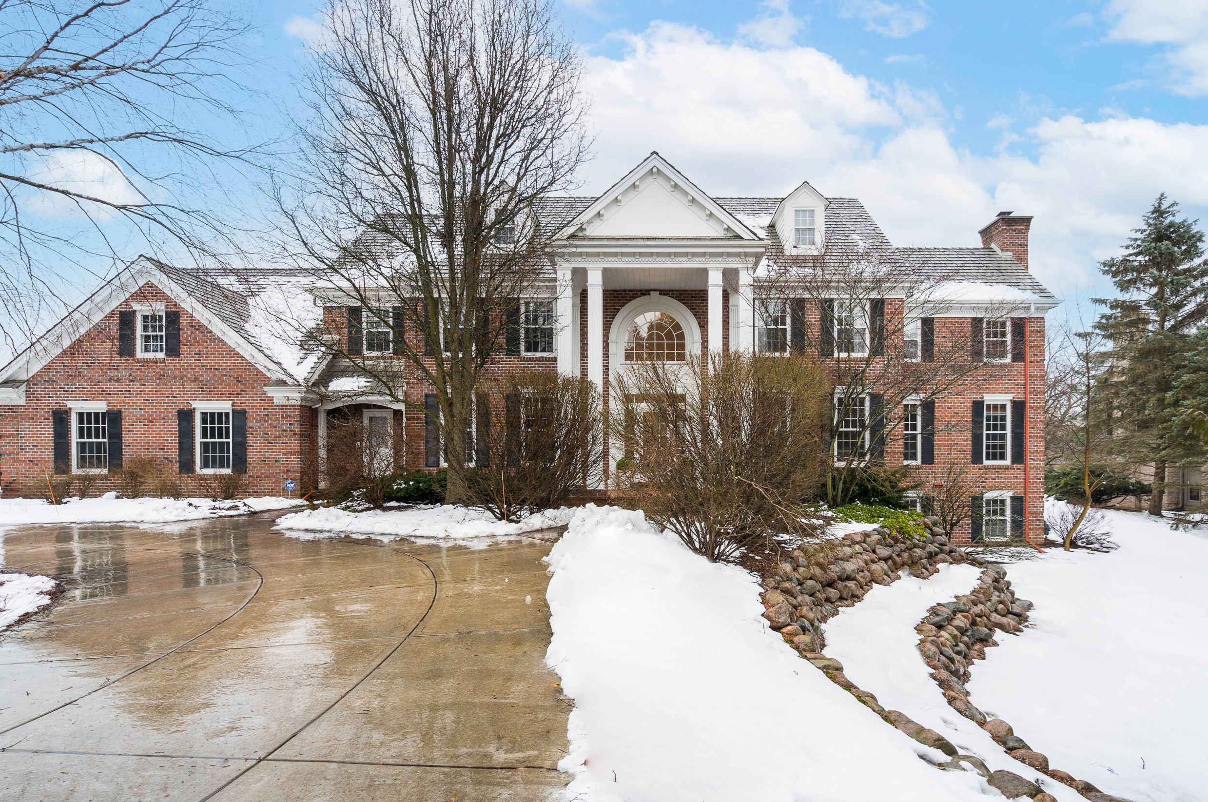 11032 N River Trail, Thiensville, WI 53092