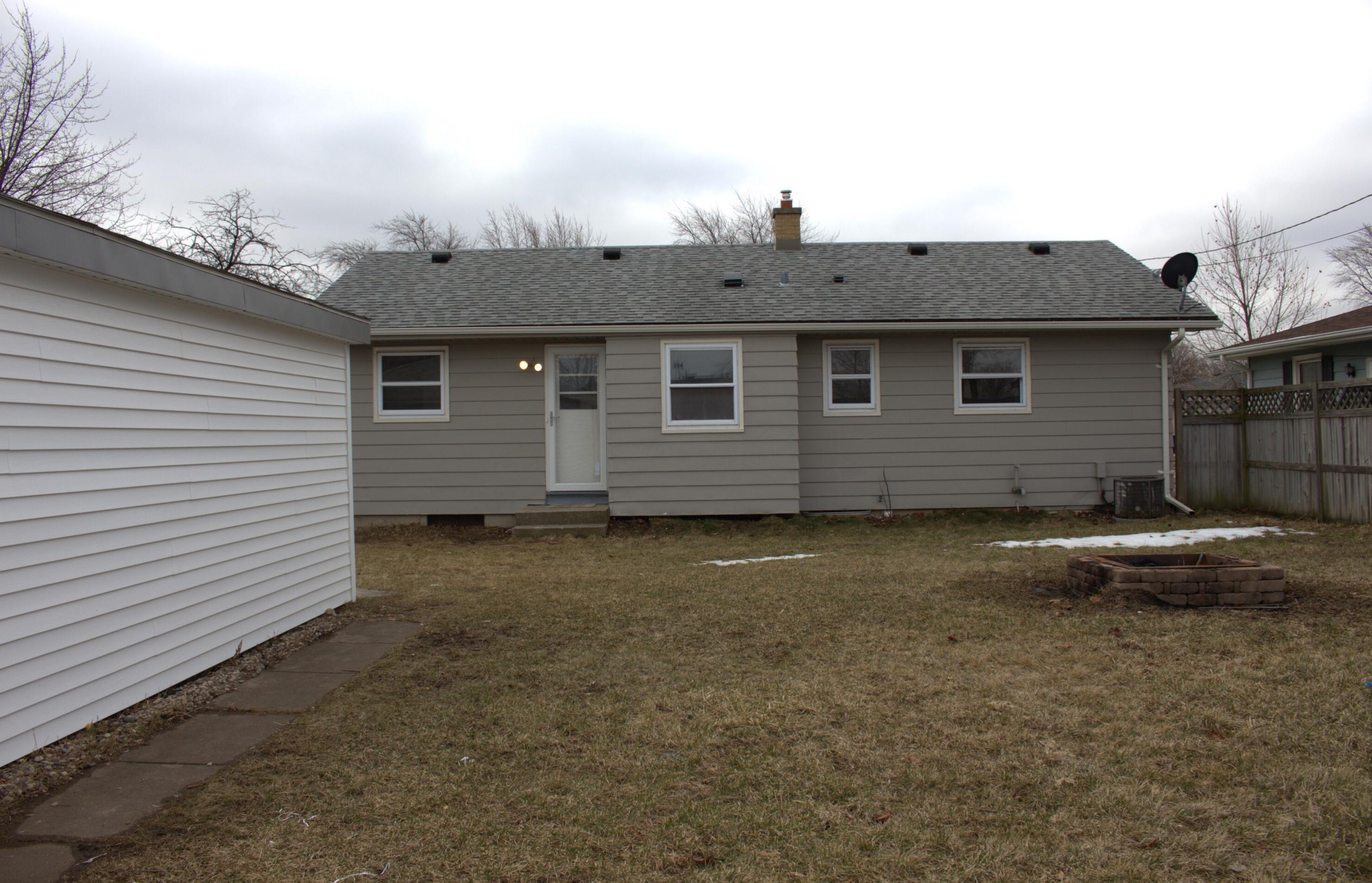 3108 Conrad Dr, Racine, WI 53404-1931