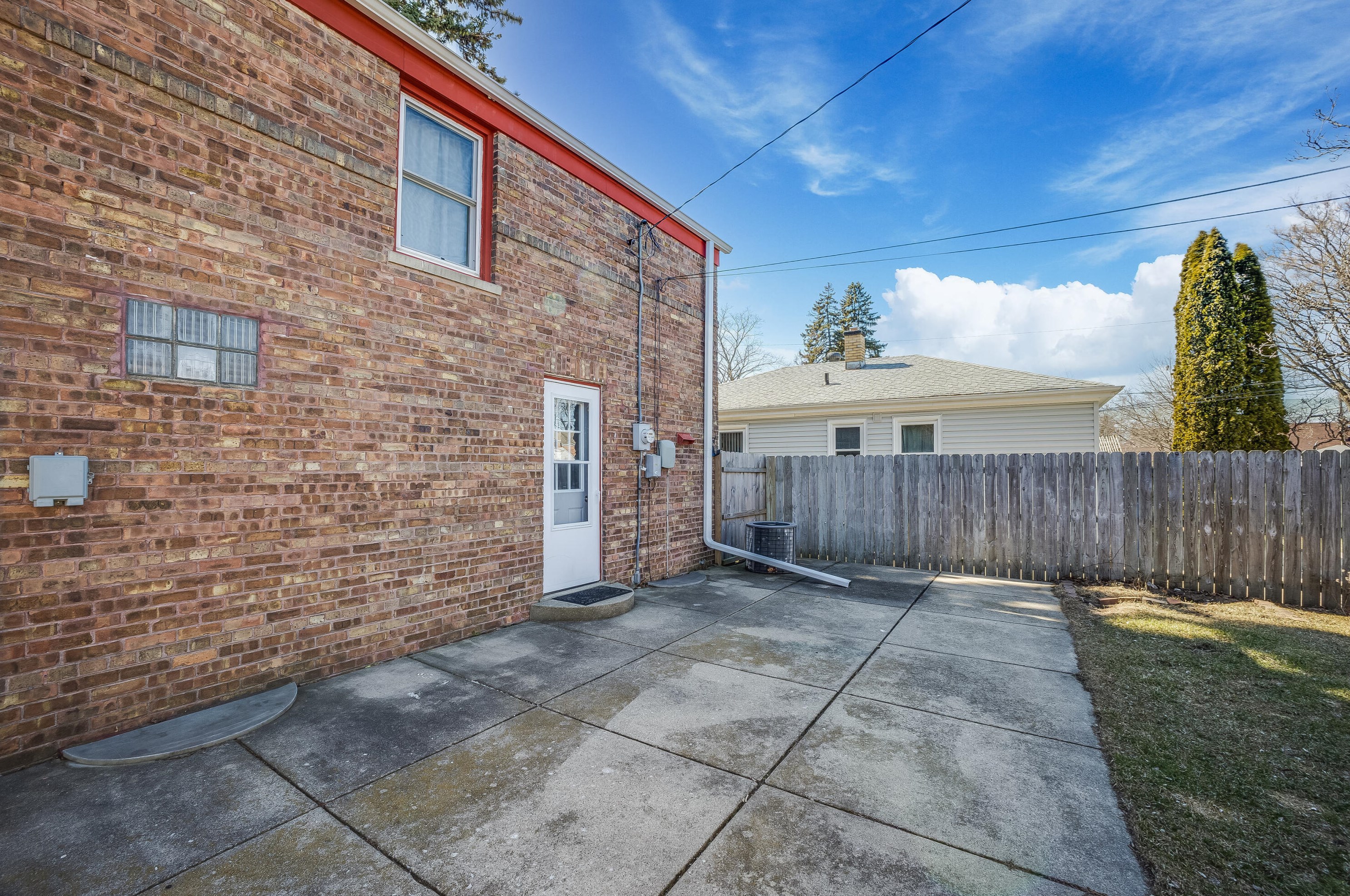2404 Dwight St, Racine WI  53403-3051 exterior